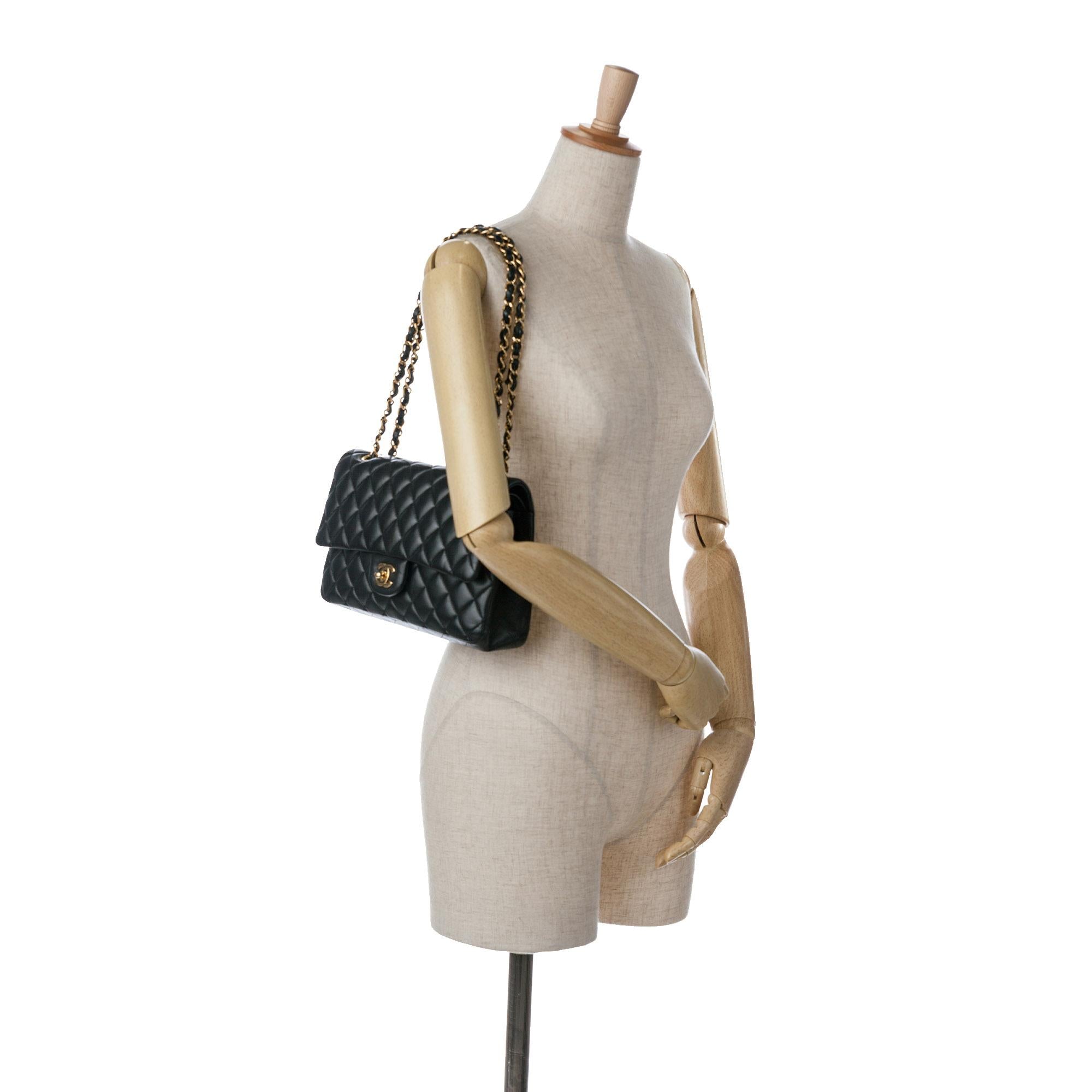 Chanel Medium Classic Lambskin Double Flap (SHG-ABhfkF)