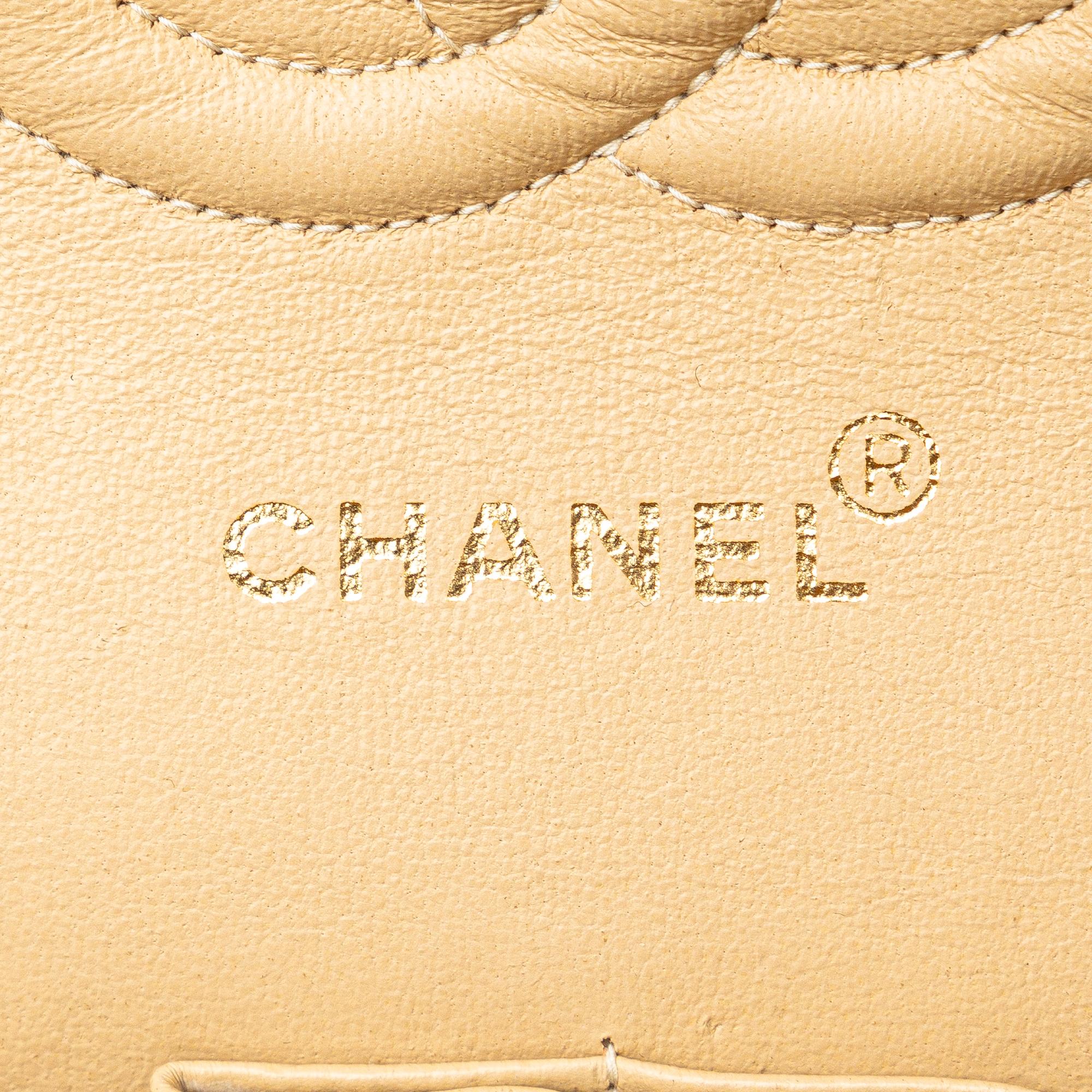 Chanel Medium Classic Lambskin Double Flap (SHG-65y48i)