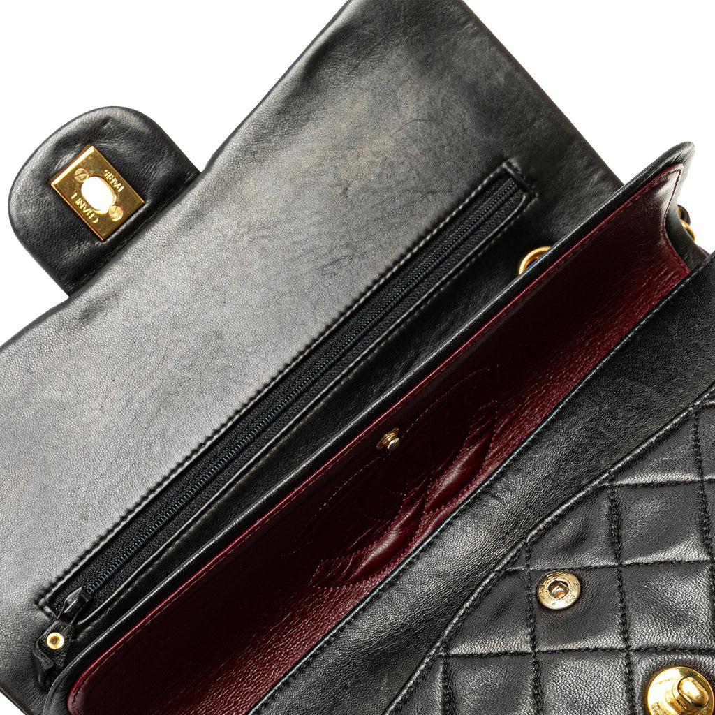Chanel Medium Classic Lambskin Double Flap (SHG-2BQWuZ)