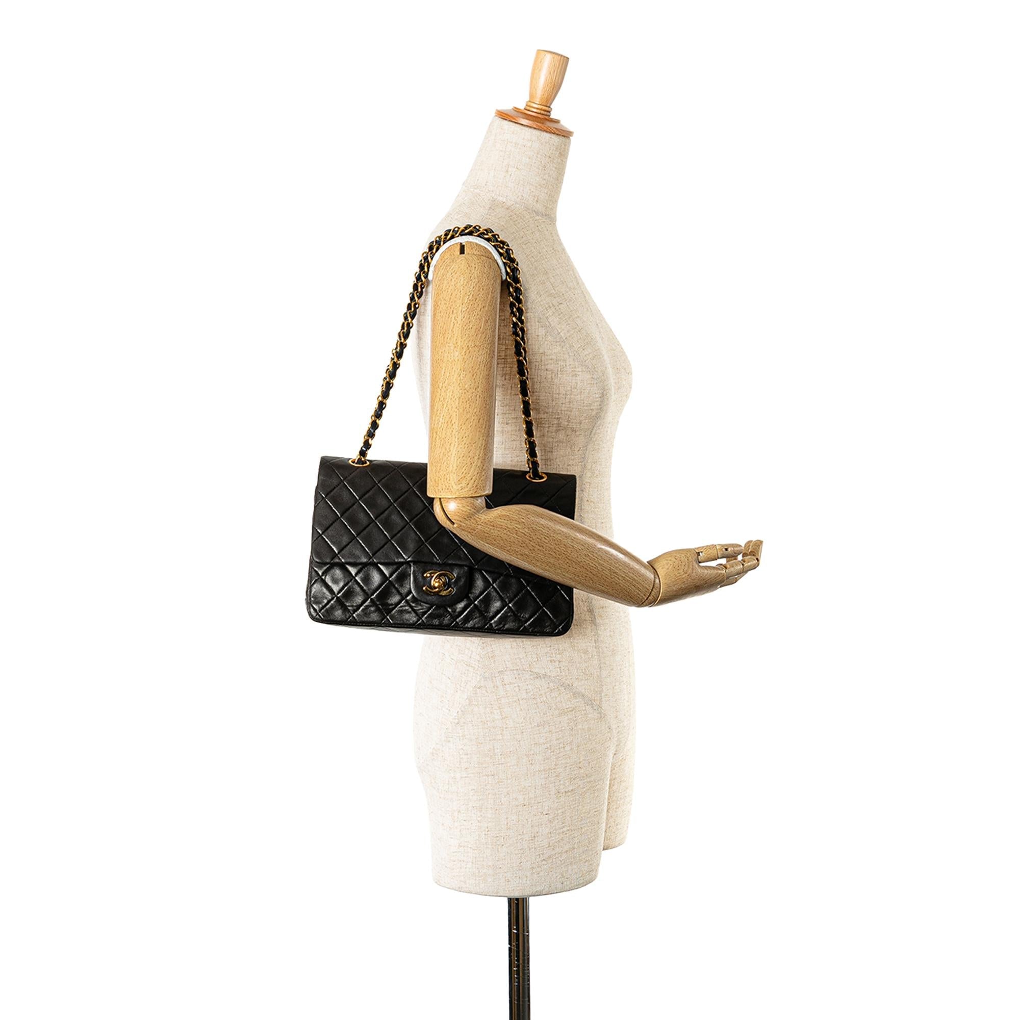 Chanel Medium Classic Lambskin Double Flap (SHG-2BQWuZ)