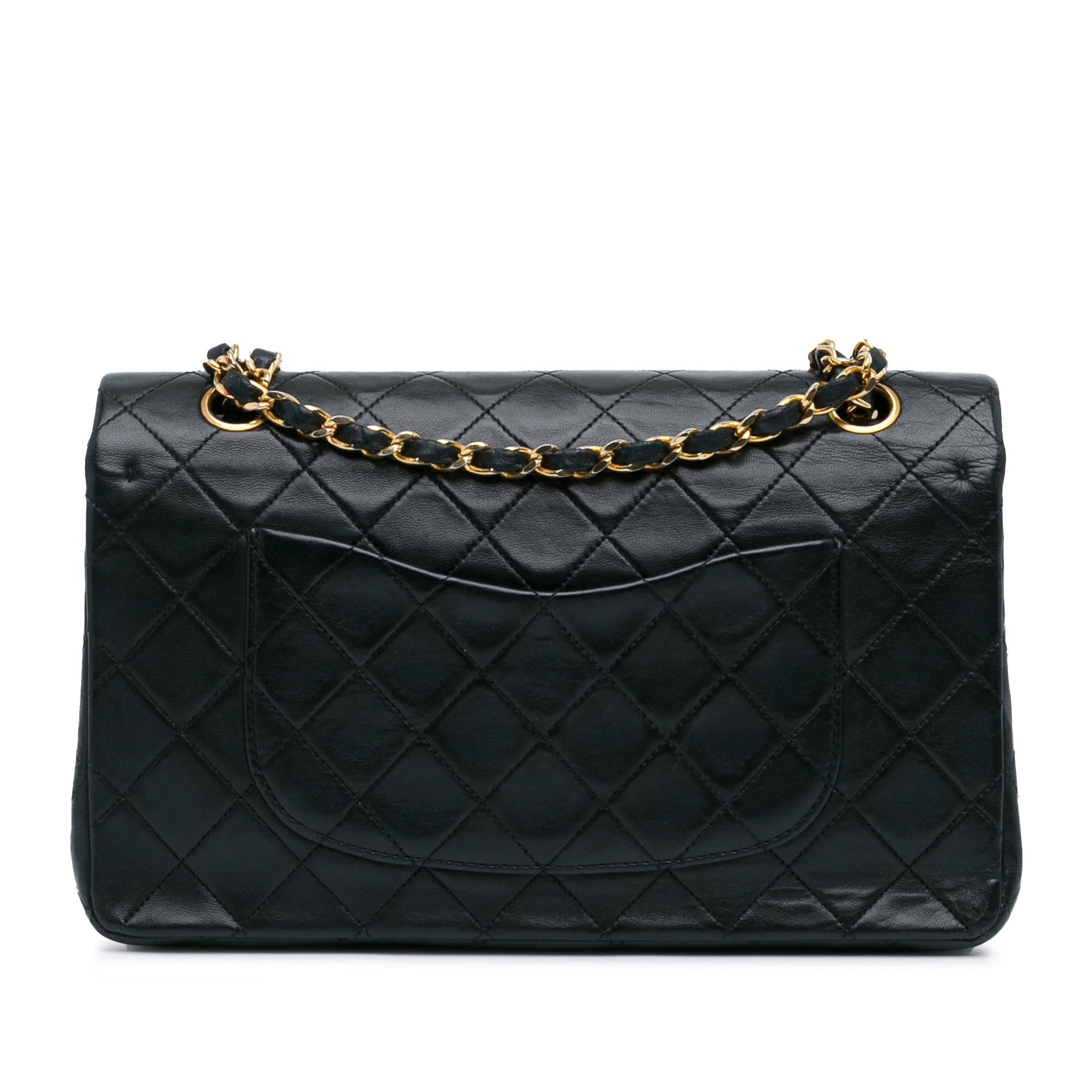 Chanel Medium Classic Lambskin Double Flap (SHG-gDhpB9)