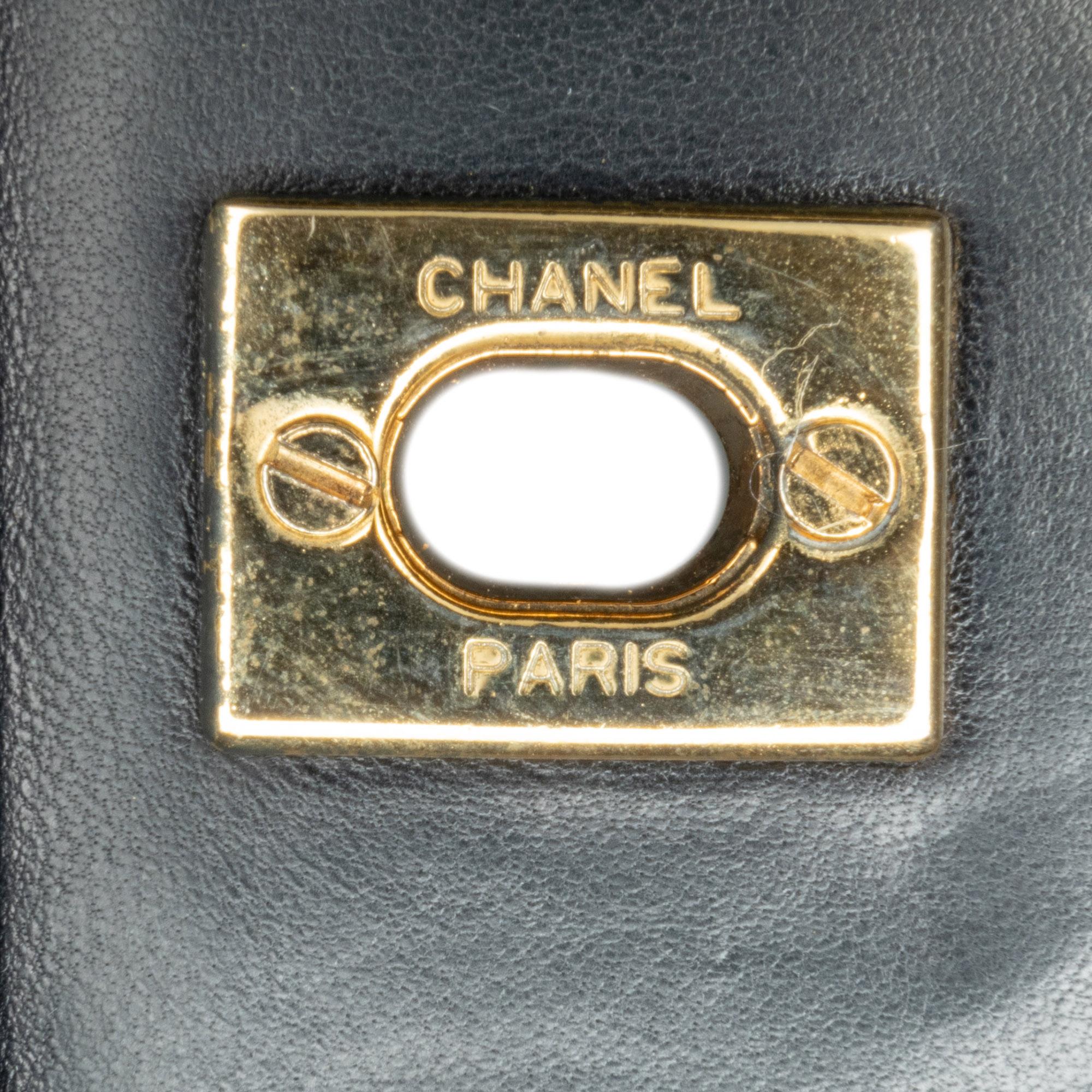 Chanel Medium Classic Lambskin Double Flap (SHG-gDhpB9)