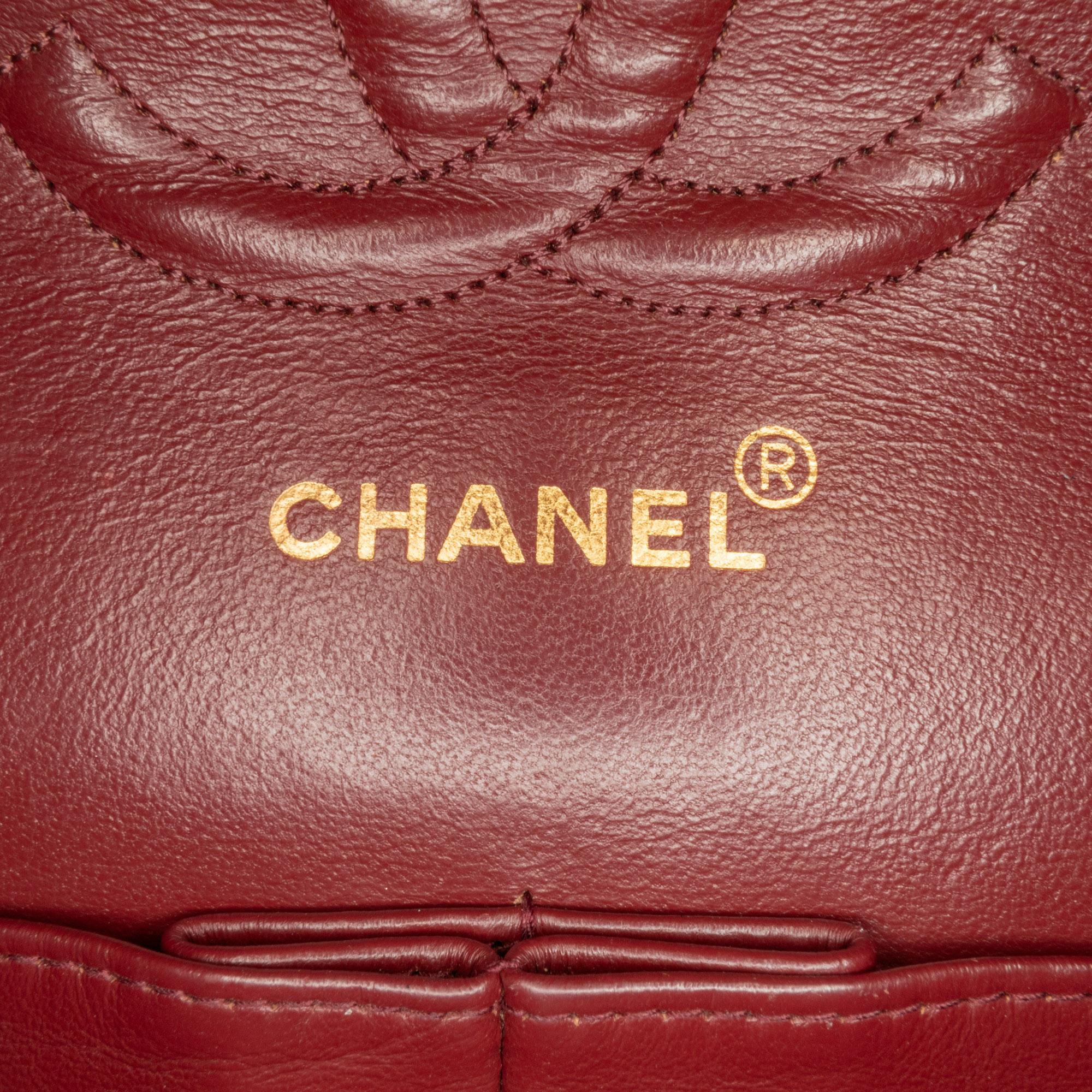 Chanel Medium Classic Lambskin Double Flap (SHG-gDhpB9)