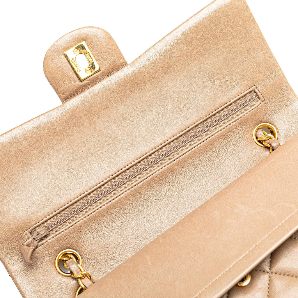 Chanel Medium Classic Lambskin Double Flap (SHG-oPVKa3)