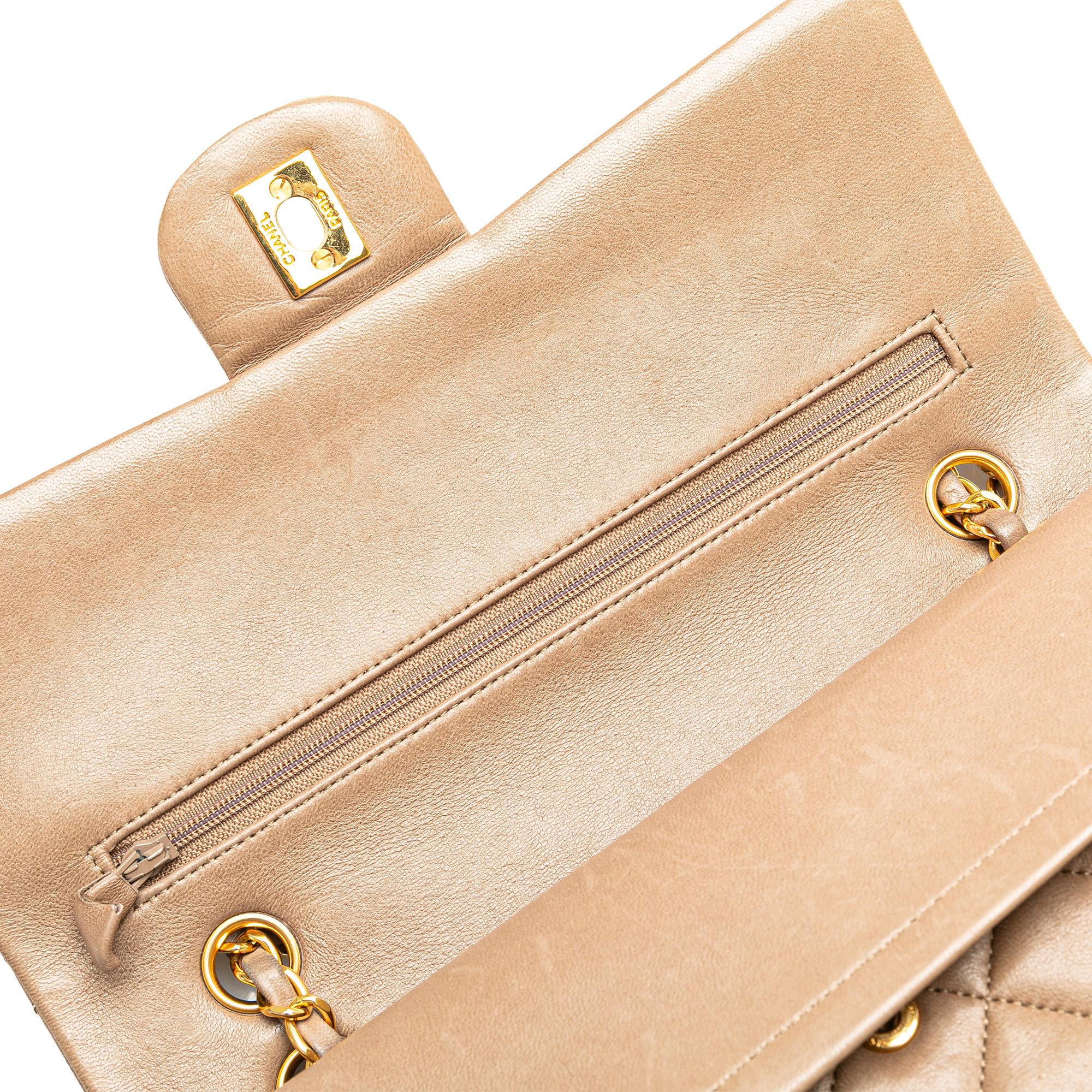 Chanel Medium Classic Lambskin Double Flap (SHG-oPVKa3)
