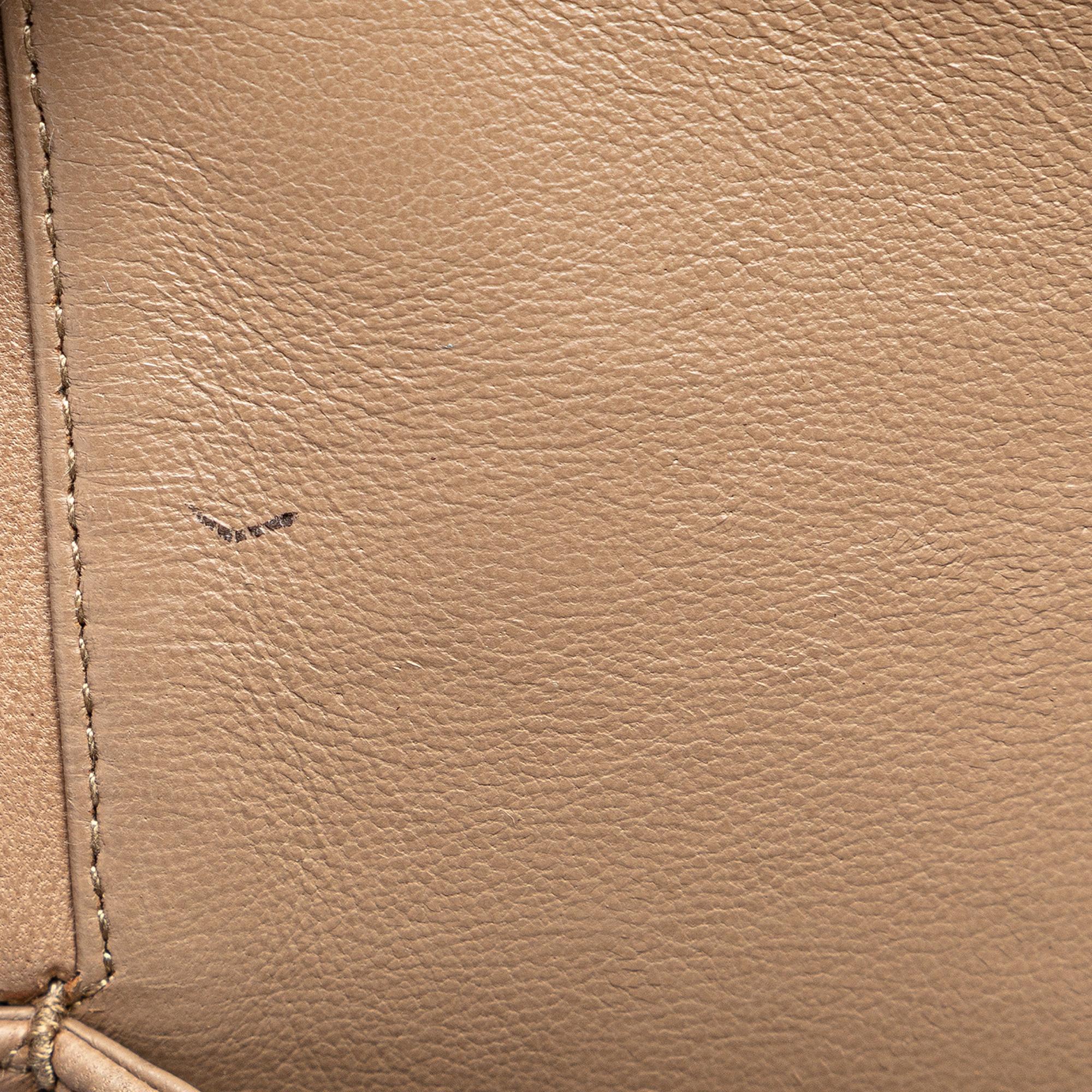 Chanel Medium Classic Lambskin Double Flap (SHG-oPVKa3)