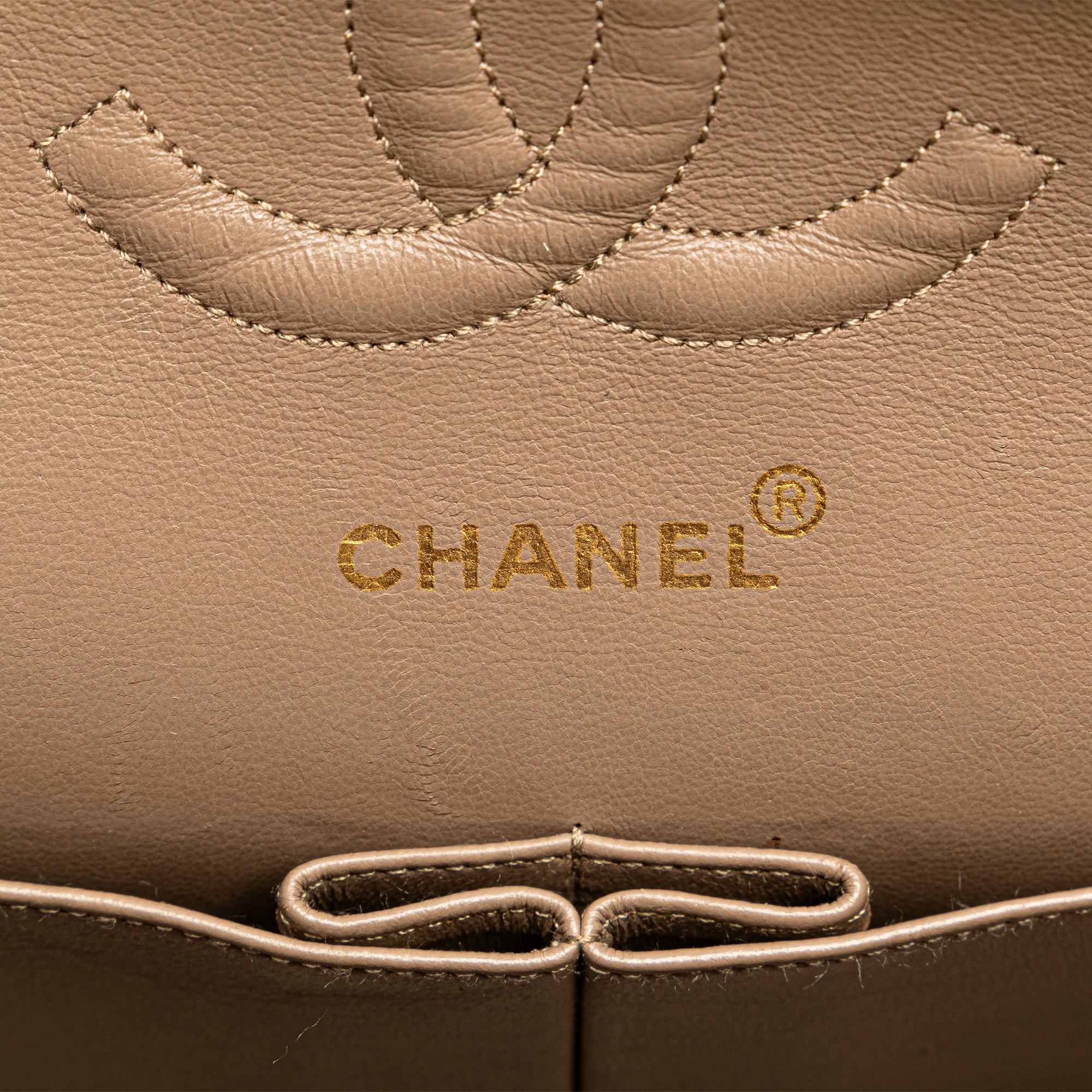 Chanel Medium Classic Lambskin Double Flap (SHG-oPVKa3)