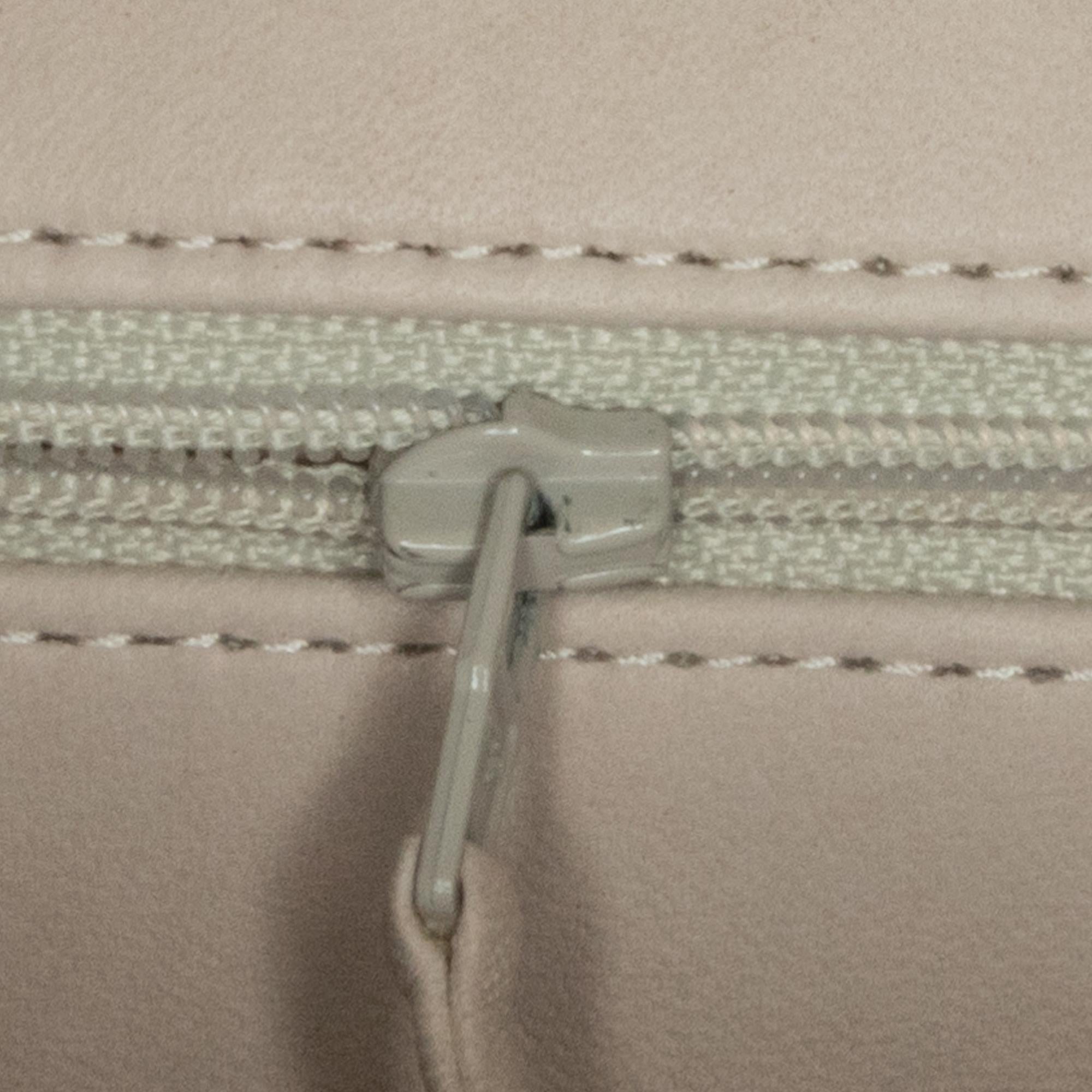 Chanel Medium Classic Lambskin Double Flap (SHG-ouJySv)