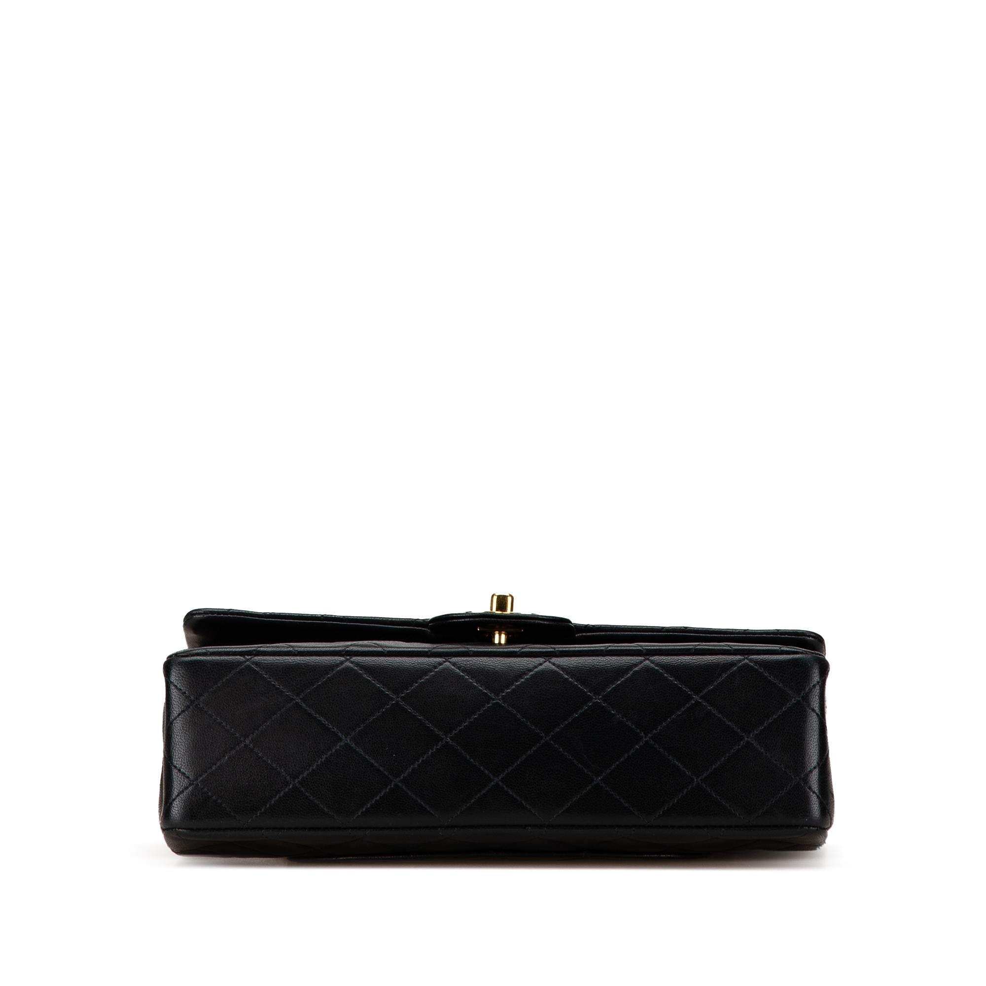 Chanel Medium Classic Lambskin Double Flap (SHG-D4KtDp)