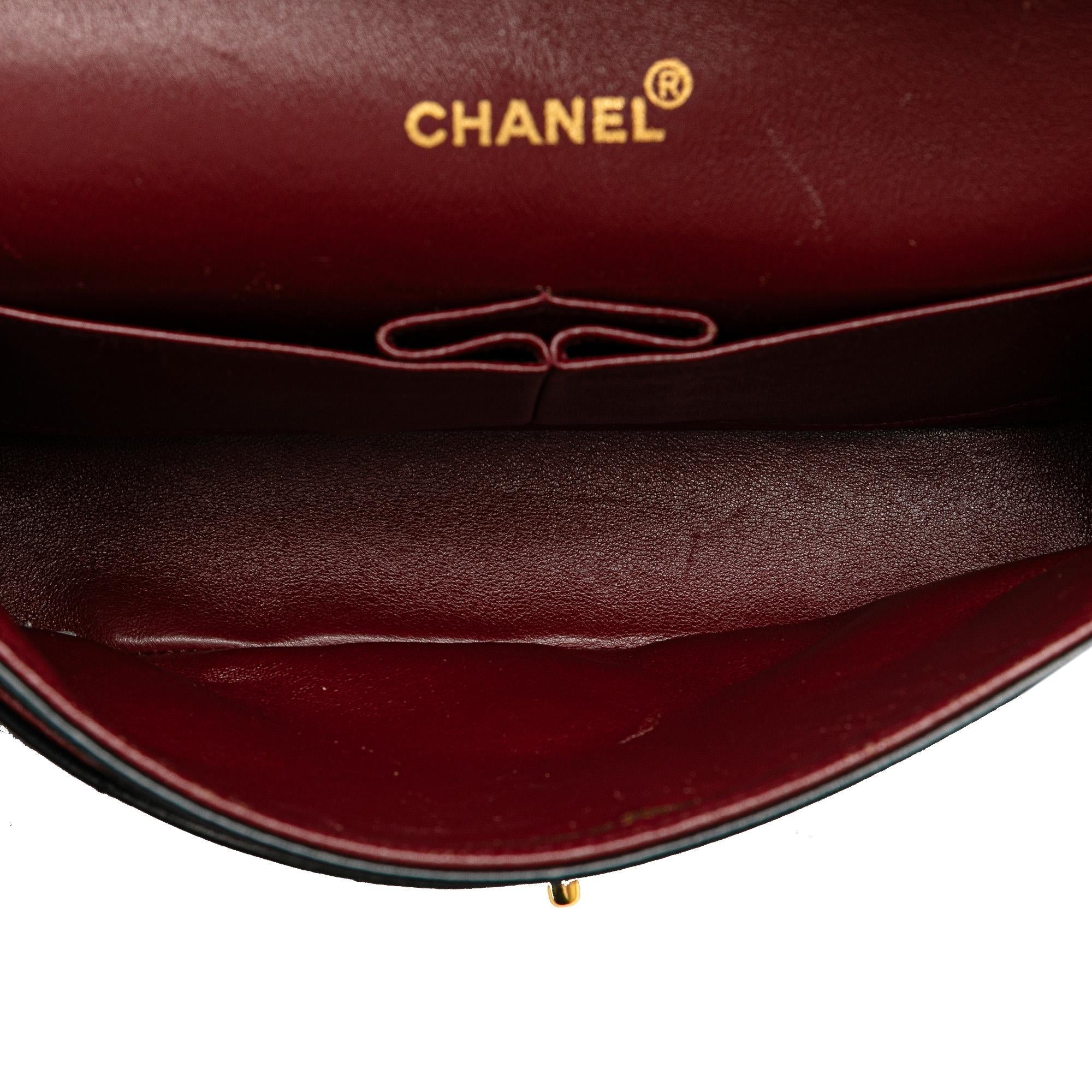 Chanel Medium Classic Lambskin Double Flap (SHG-D4KtDp)