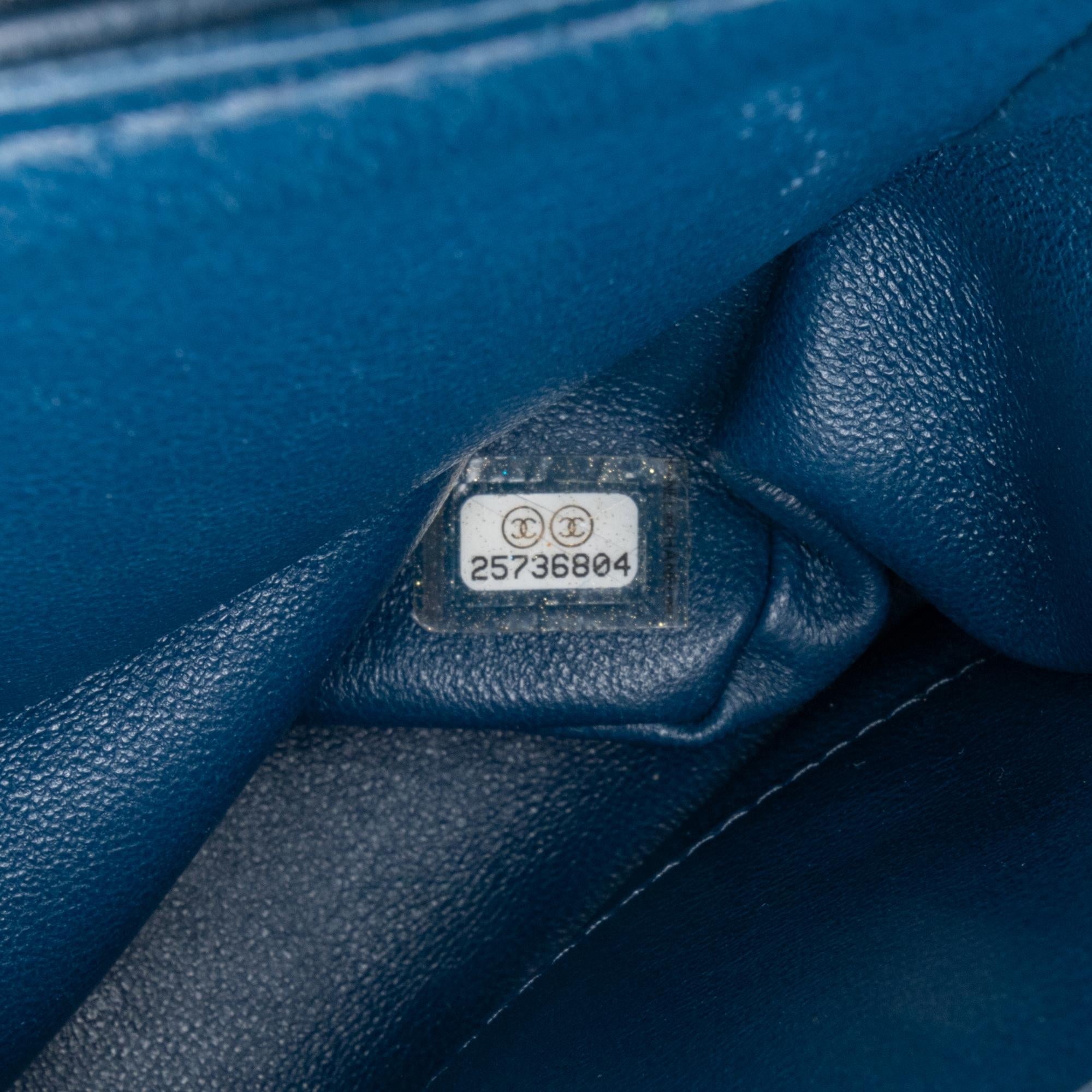 Chanel Medium Classic Lambskin Double Flap (SHG-35Xgum)
