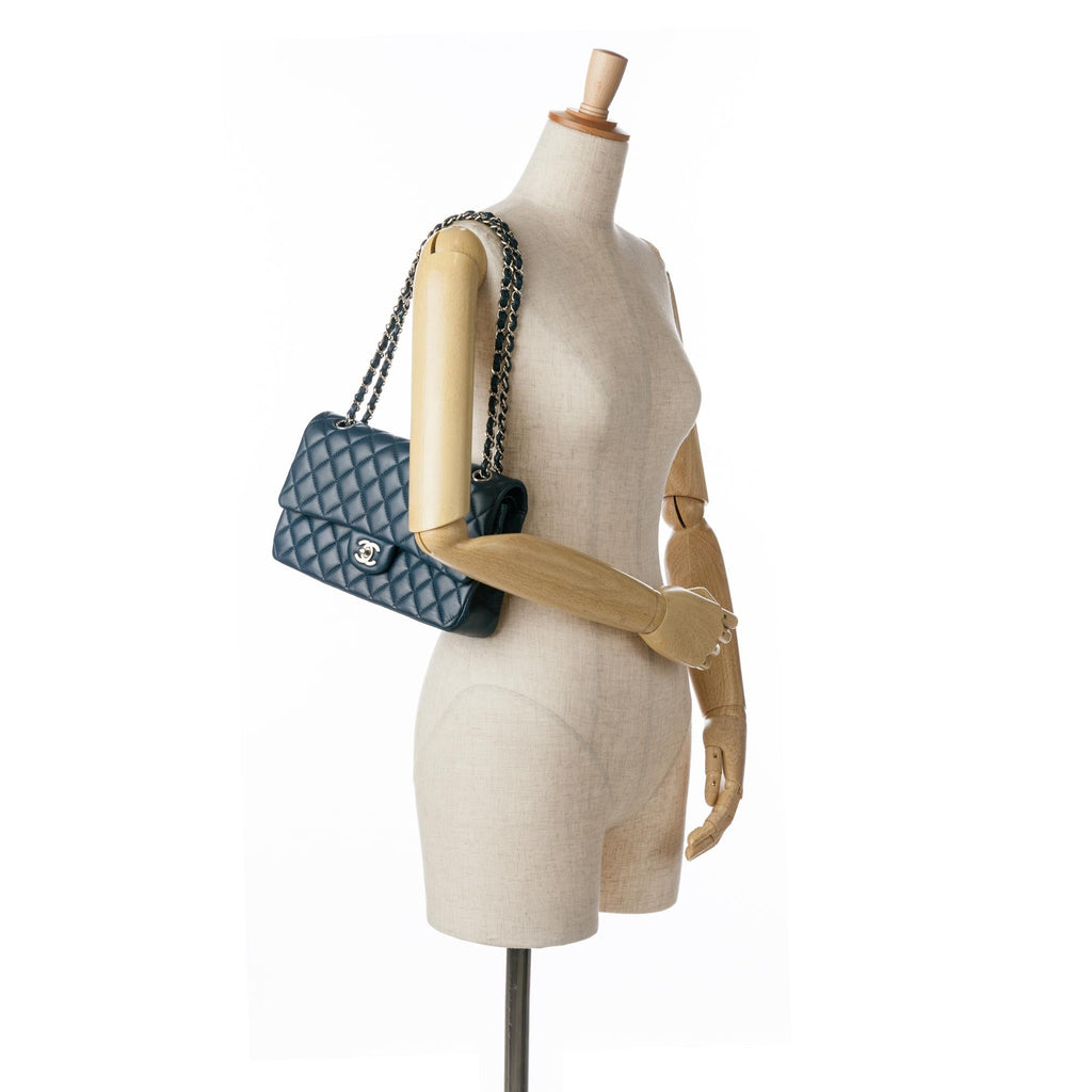 Chanel Medium Classic Lambskin Double Flap (SHG-35Xgum)