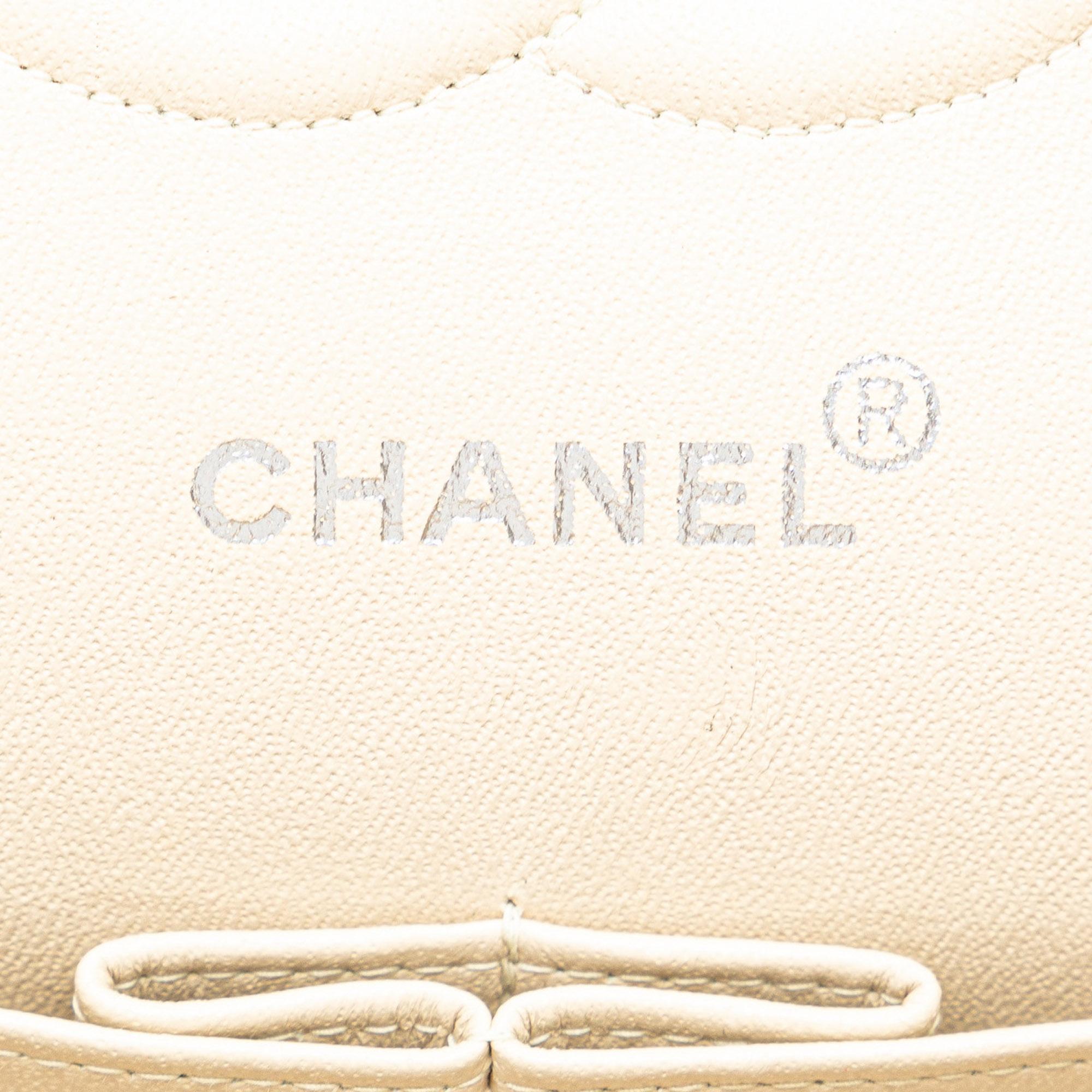 Chanel Medium Classic Lambskin Double Flap (SHG-U2UDWC)