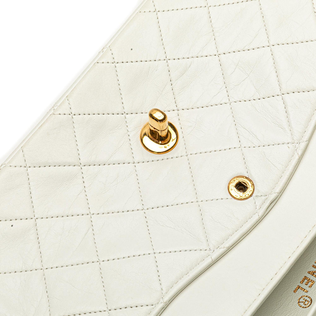 Chanel Medium Classic Lambskin Double Flap (SHG-xjMT3Y)