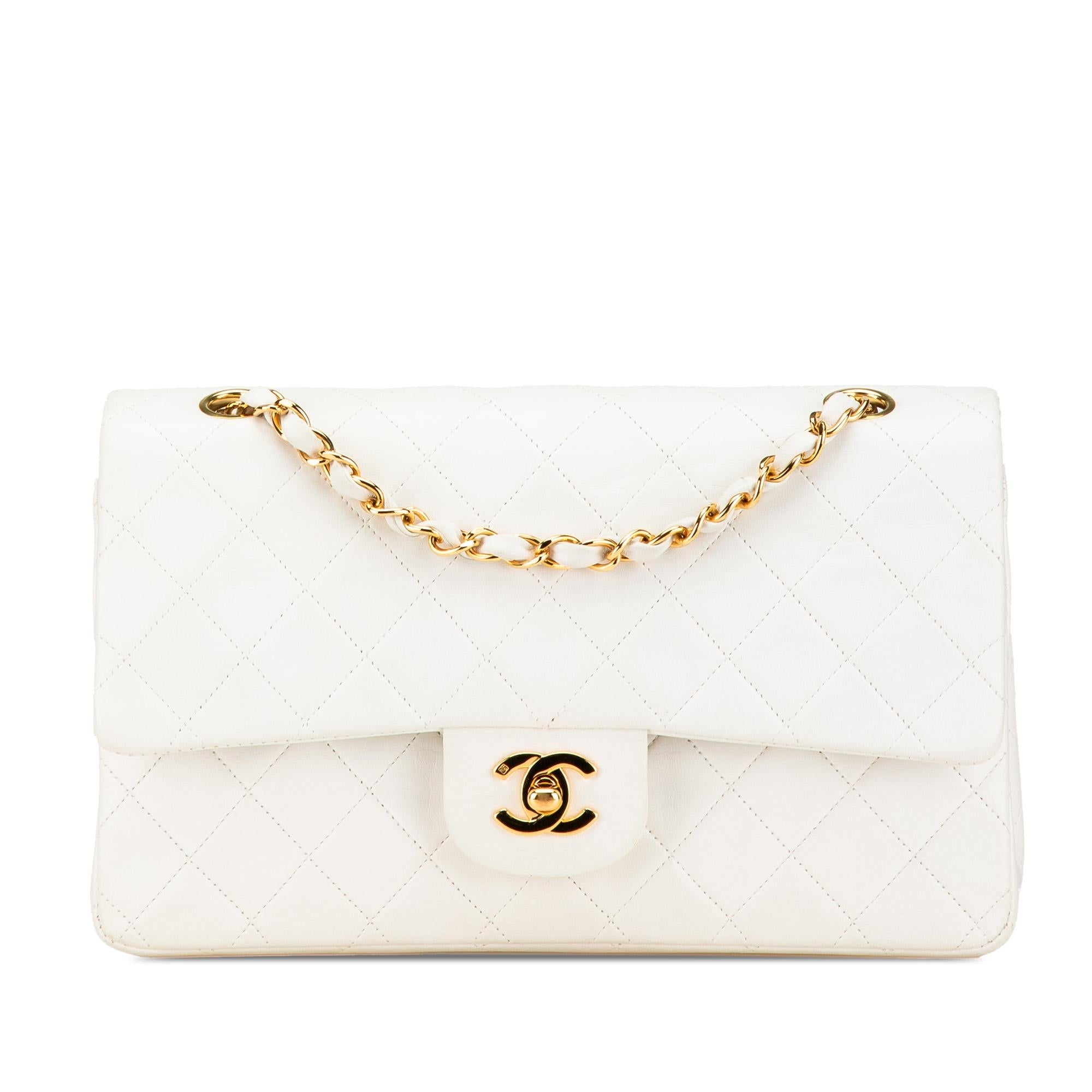Chanel Medium Classic Lambskin Double Flap (SHG-xjMT3Y)