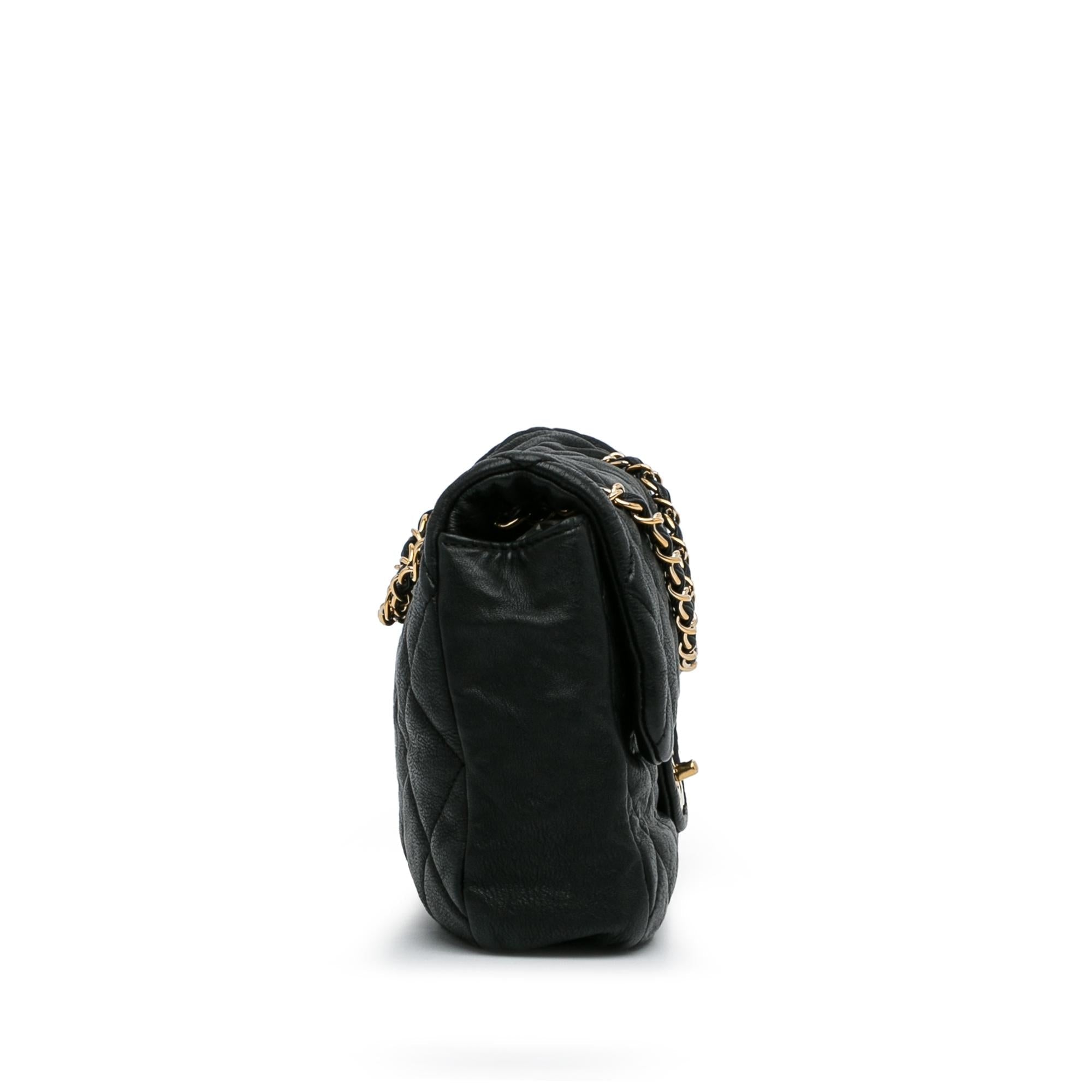 Chanel Medium Classic Lambskin Single Flap (SHG-OBN1xh)