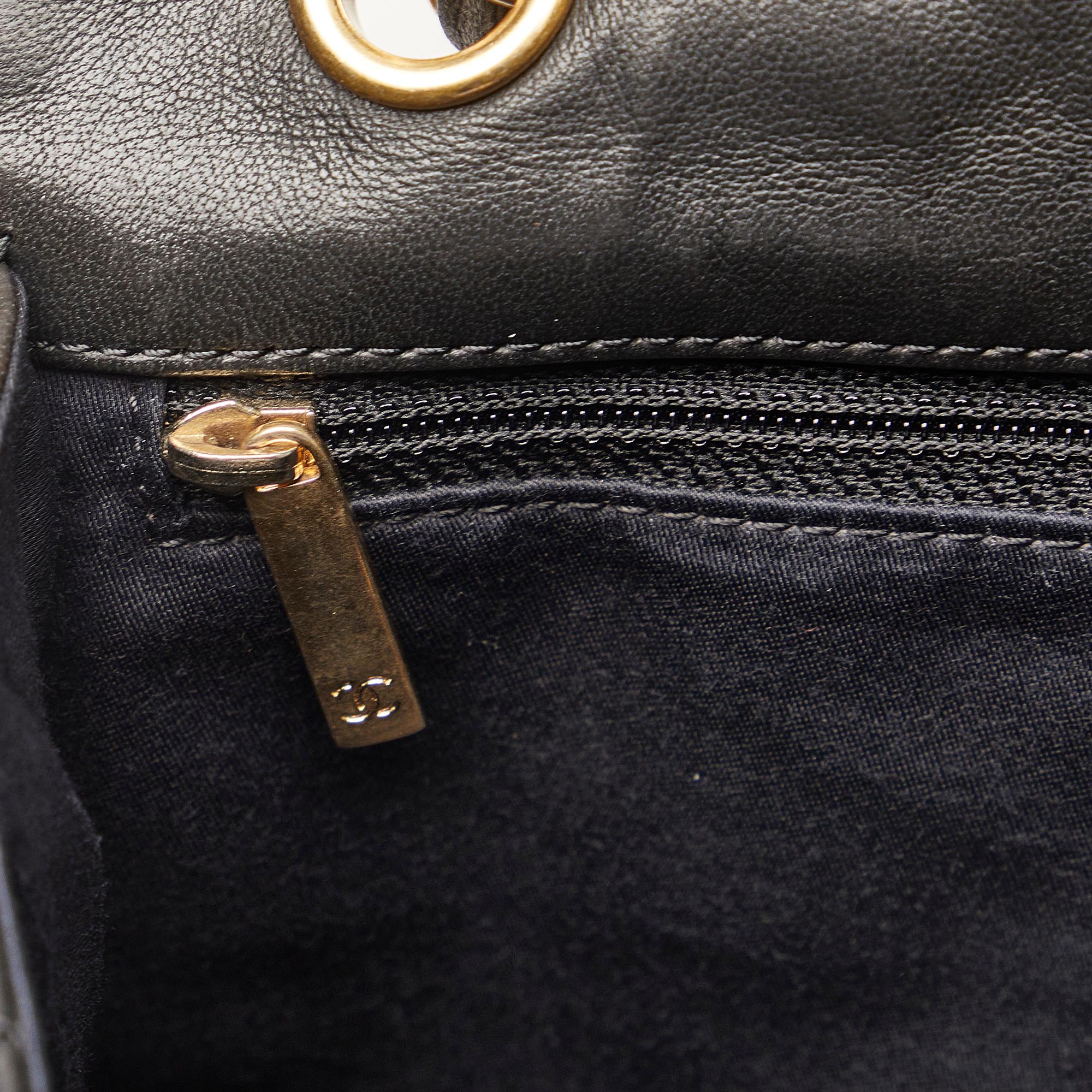 Chanel Medium Classic Lambskin Single Flap (SHG-IvYGNR)