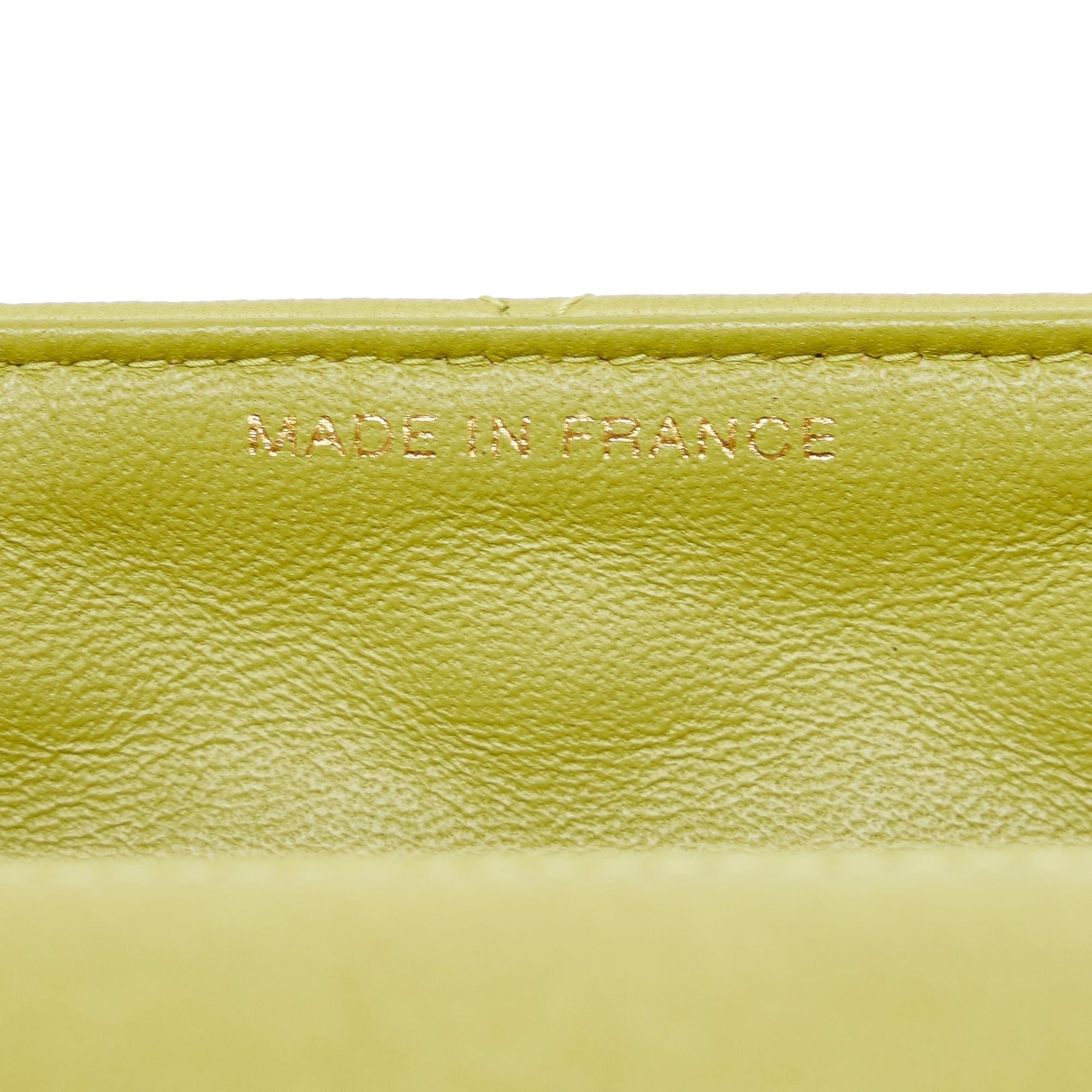 Chanel Medium Classic Lambskin Single Flap (SHG-oaTwdF)