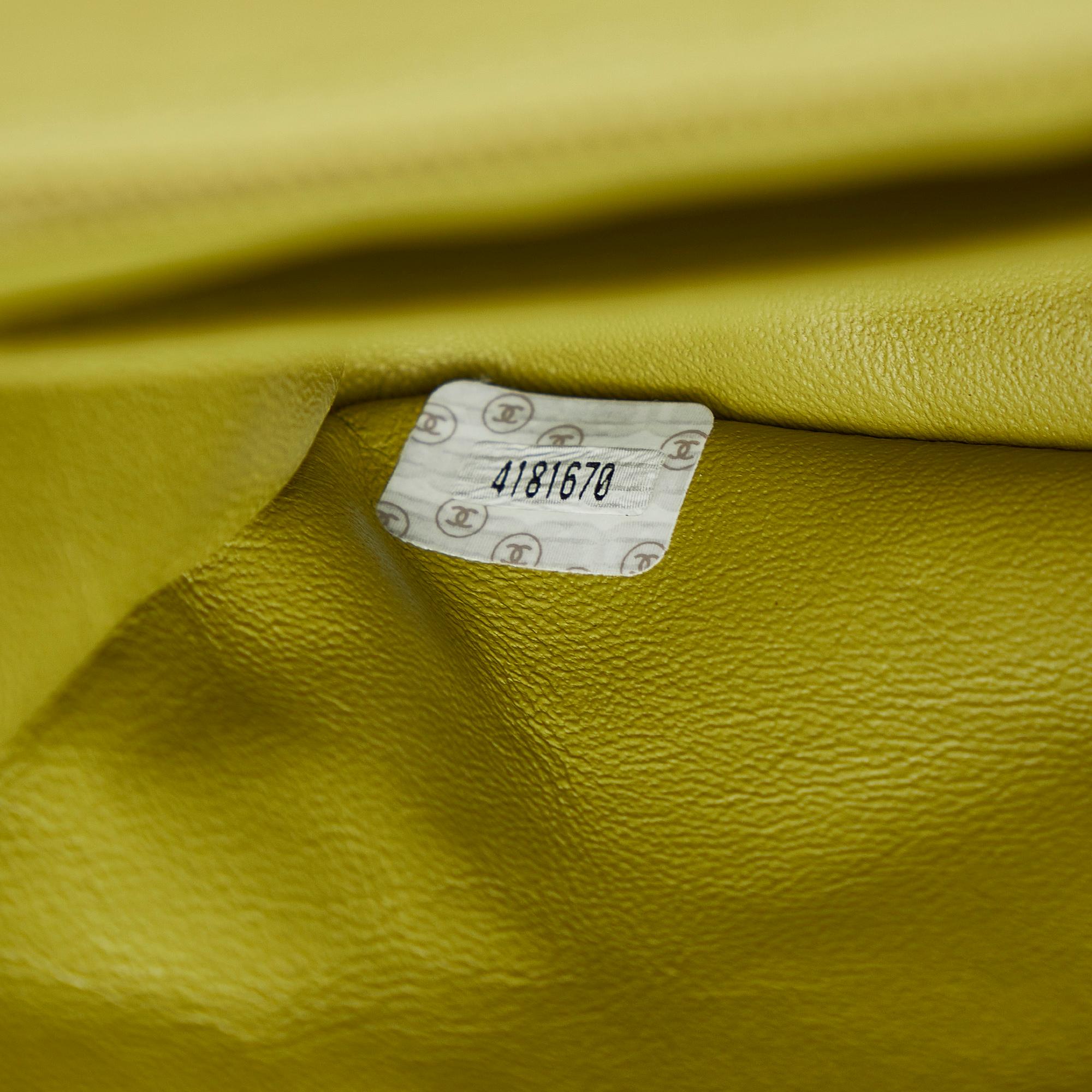 Chanel Medium Classic Lambskin Single Flap (SHG-oaTwdF)
