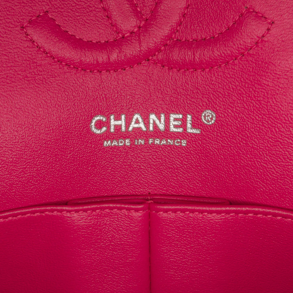 Chanel Medium Classic Patent Double Flap (SHG-xhnq49)