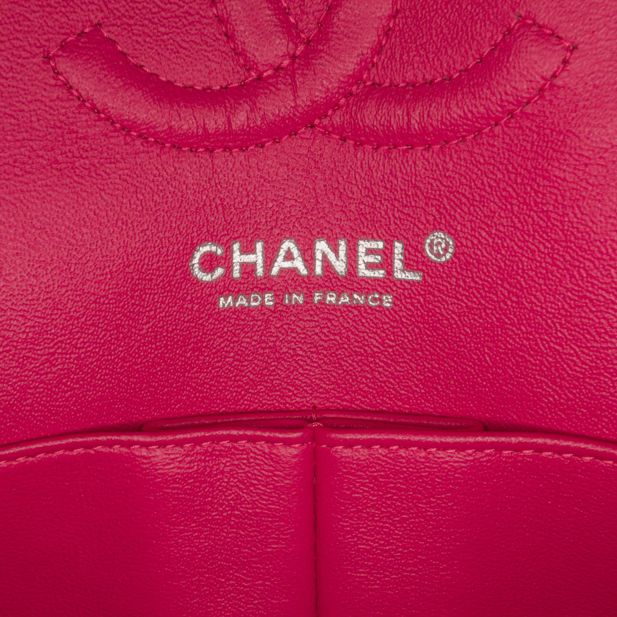 Chanel Medium Classic Patent Double Flap (SHG-xhnq49)