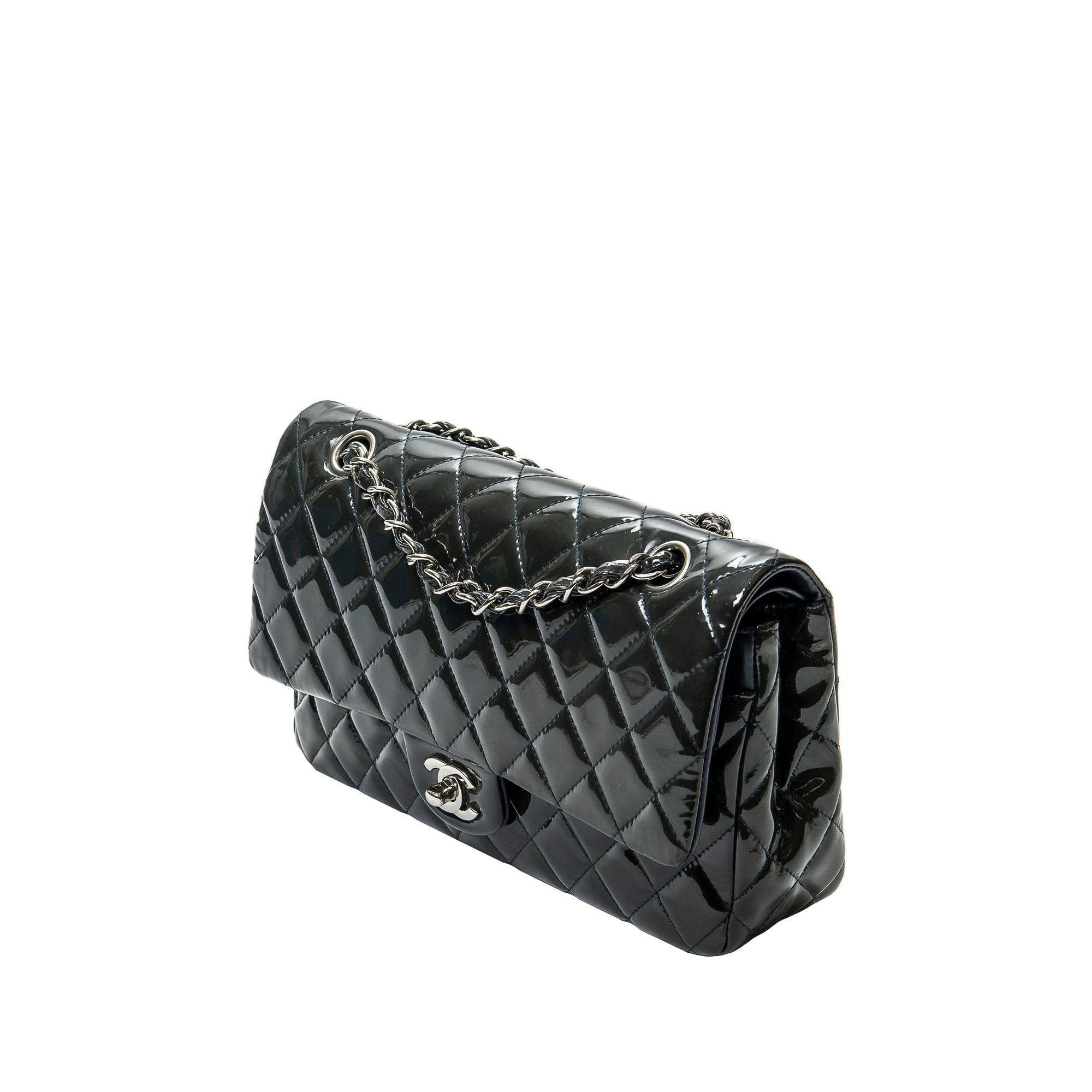 Chanel Medium Classic Patent Double Flap (SHG-hKrGfi)