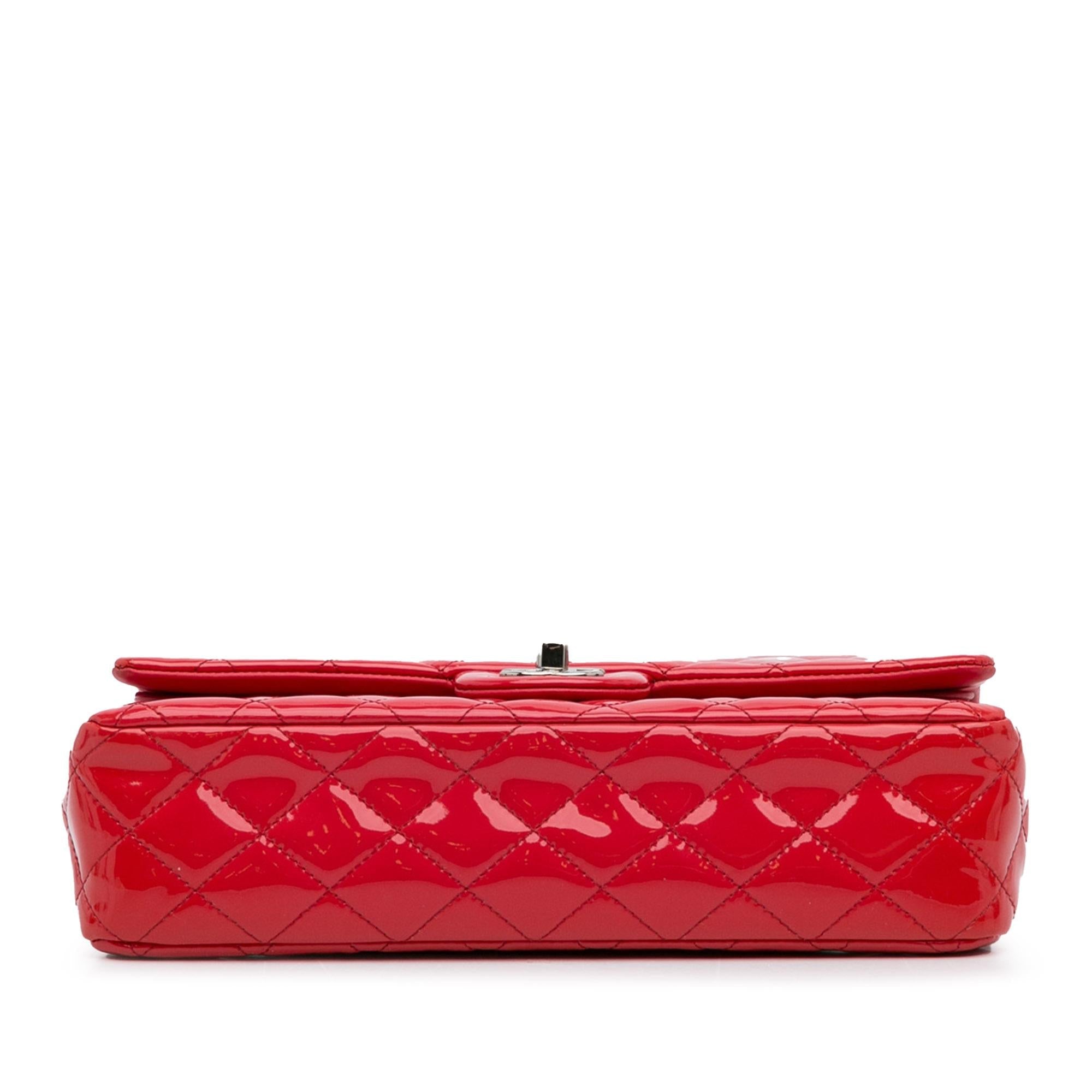Chanel Medium Classic Patent Double Flap (SHG-VkMy2C)