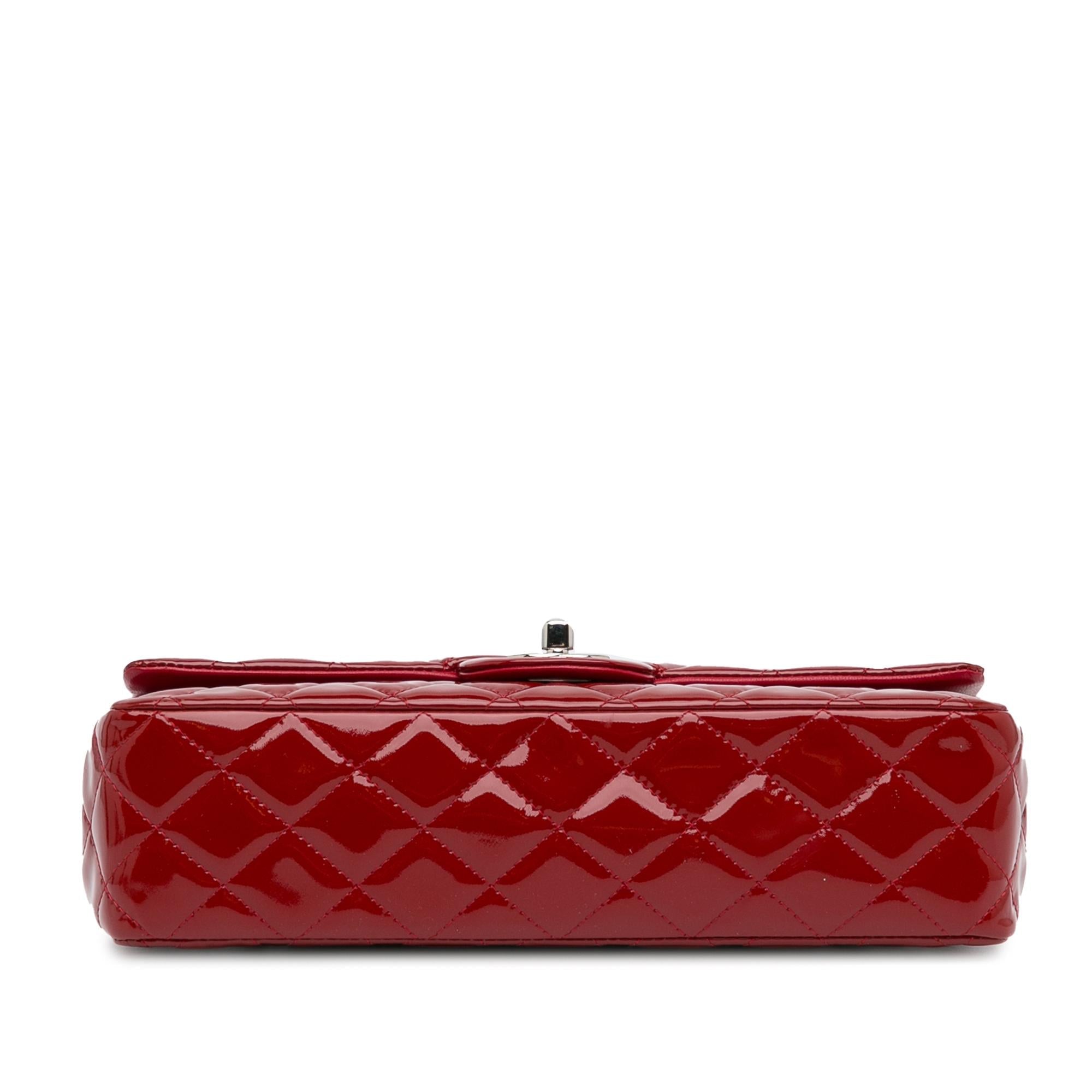 Chanel Medium Classic Patent Double Flap (SHG-aWKJWo)
