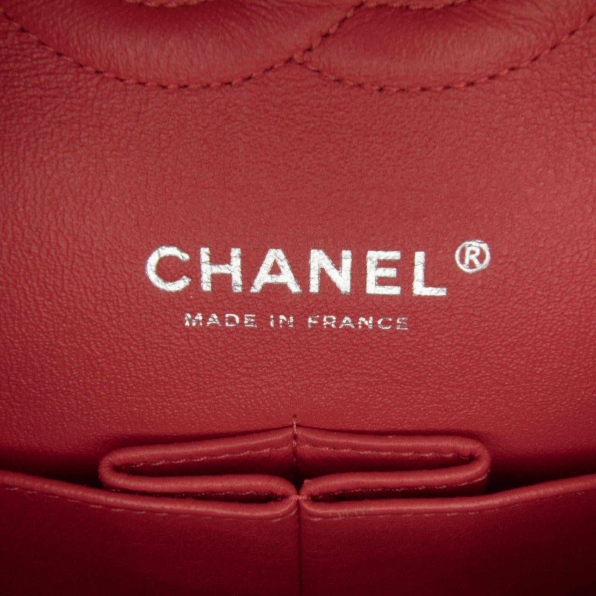 Chanel Medium Classic Patent Double Flap (SHG-GlJ0xg)