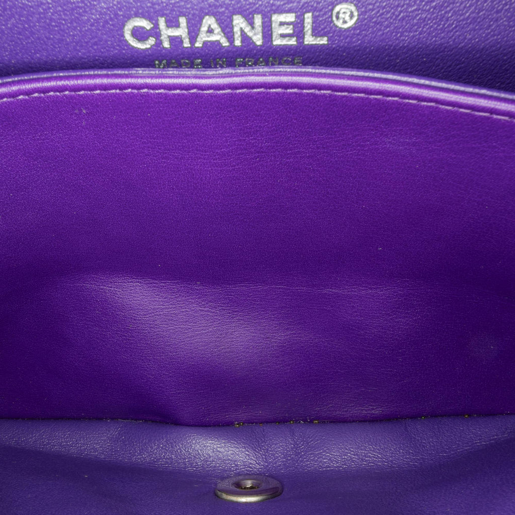 Chanel Medium Classic Patent Double Flap (SHG-pGzzwl)