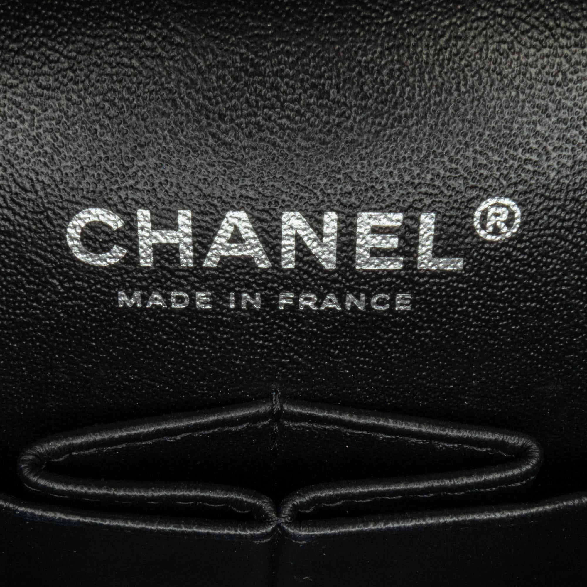 Chanel Medium Classic Patent Double Flap (SHG-RxvttZ)