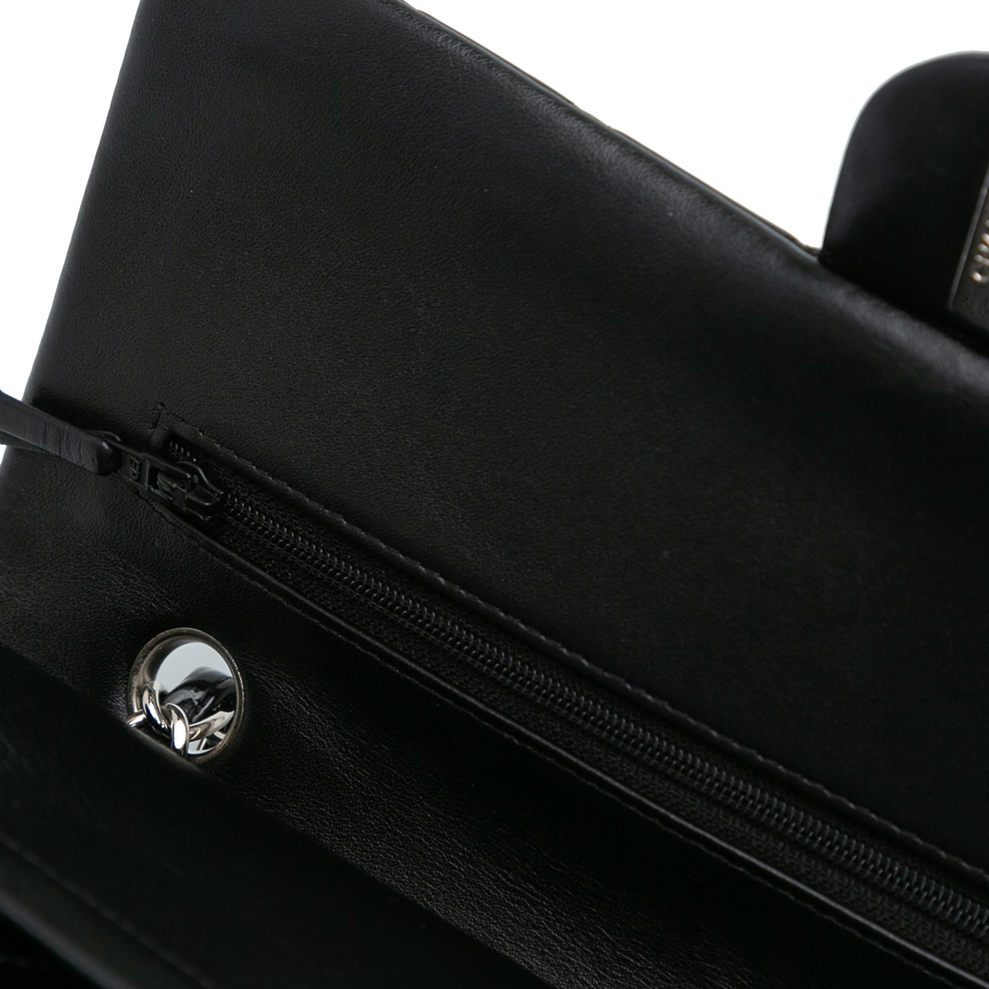 Chanel Medium Classic Patent Double Flap (SHG-dlmOm2)