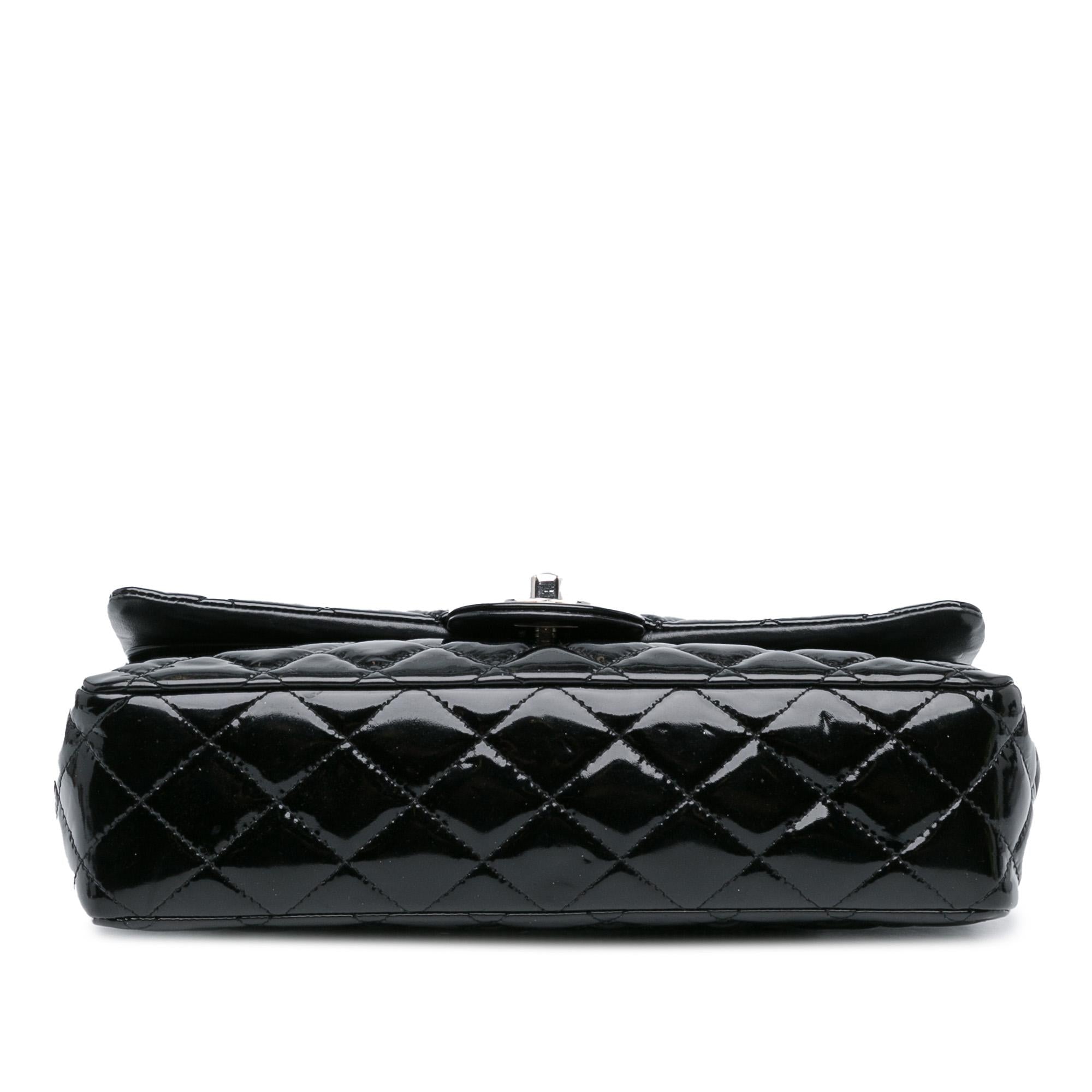 Chanel Medium Classic Patent Double Flap (SHG-f00ih4)