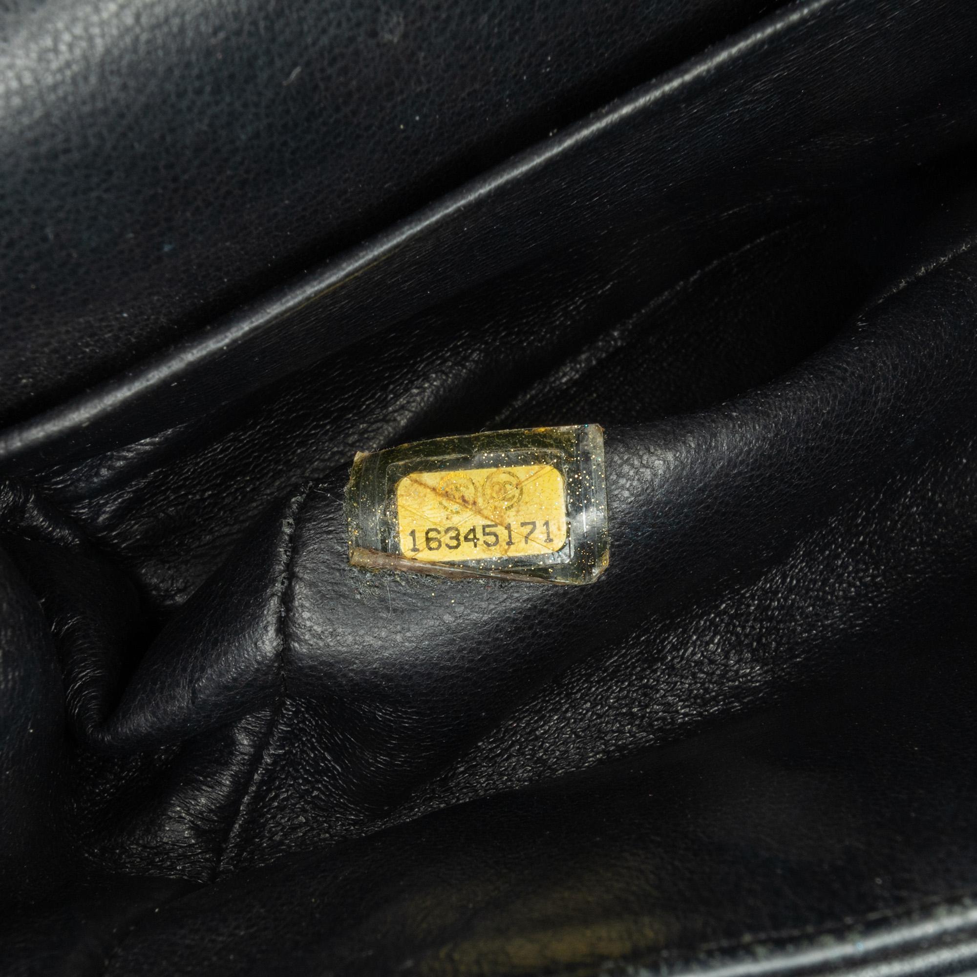Chanel Medium Classic Patent Double Flap (SHG-f00ih4)