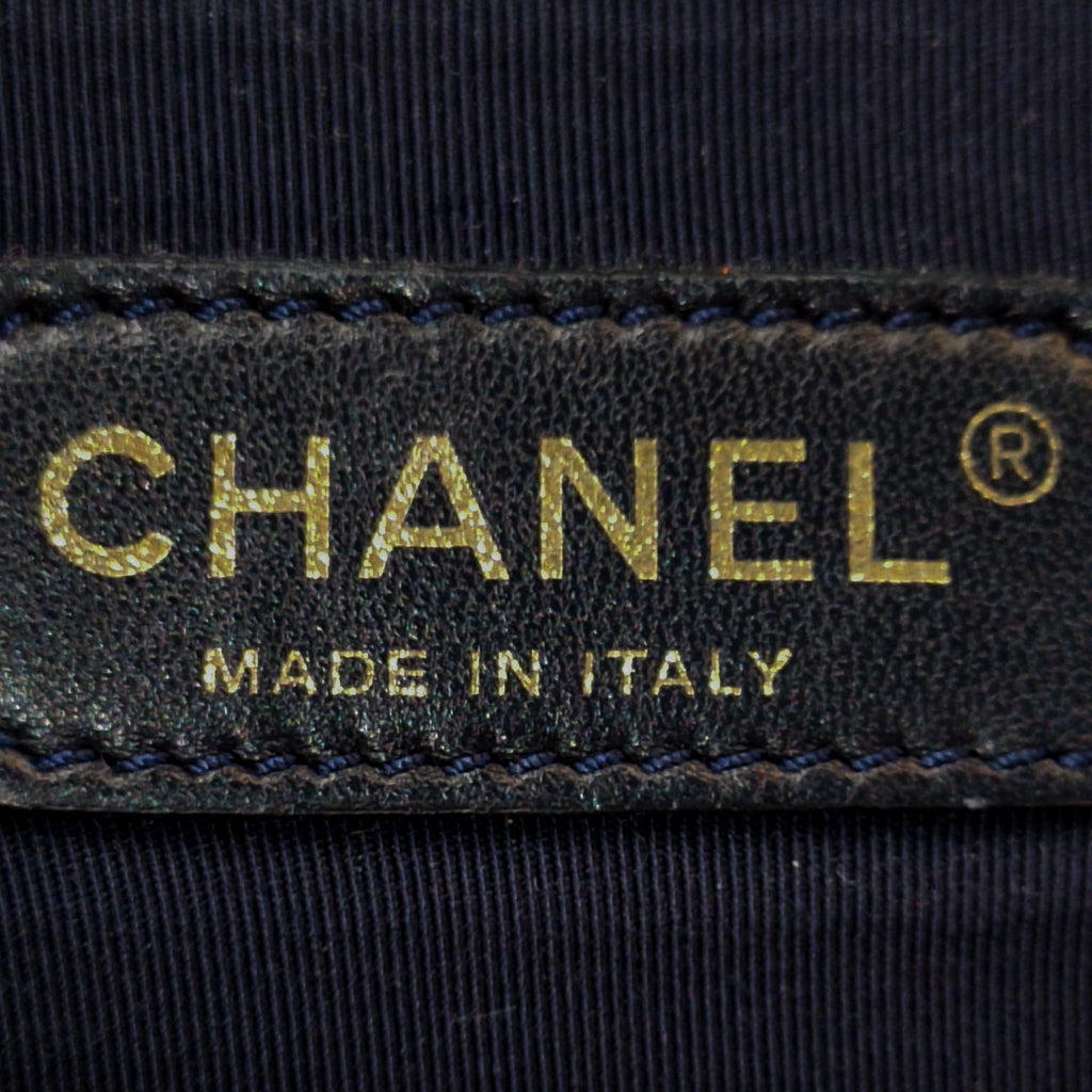 Chanel Medium Embossed Cube Boy Flap (SHG-FAdspW)