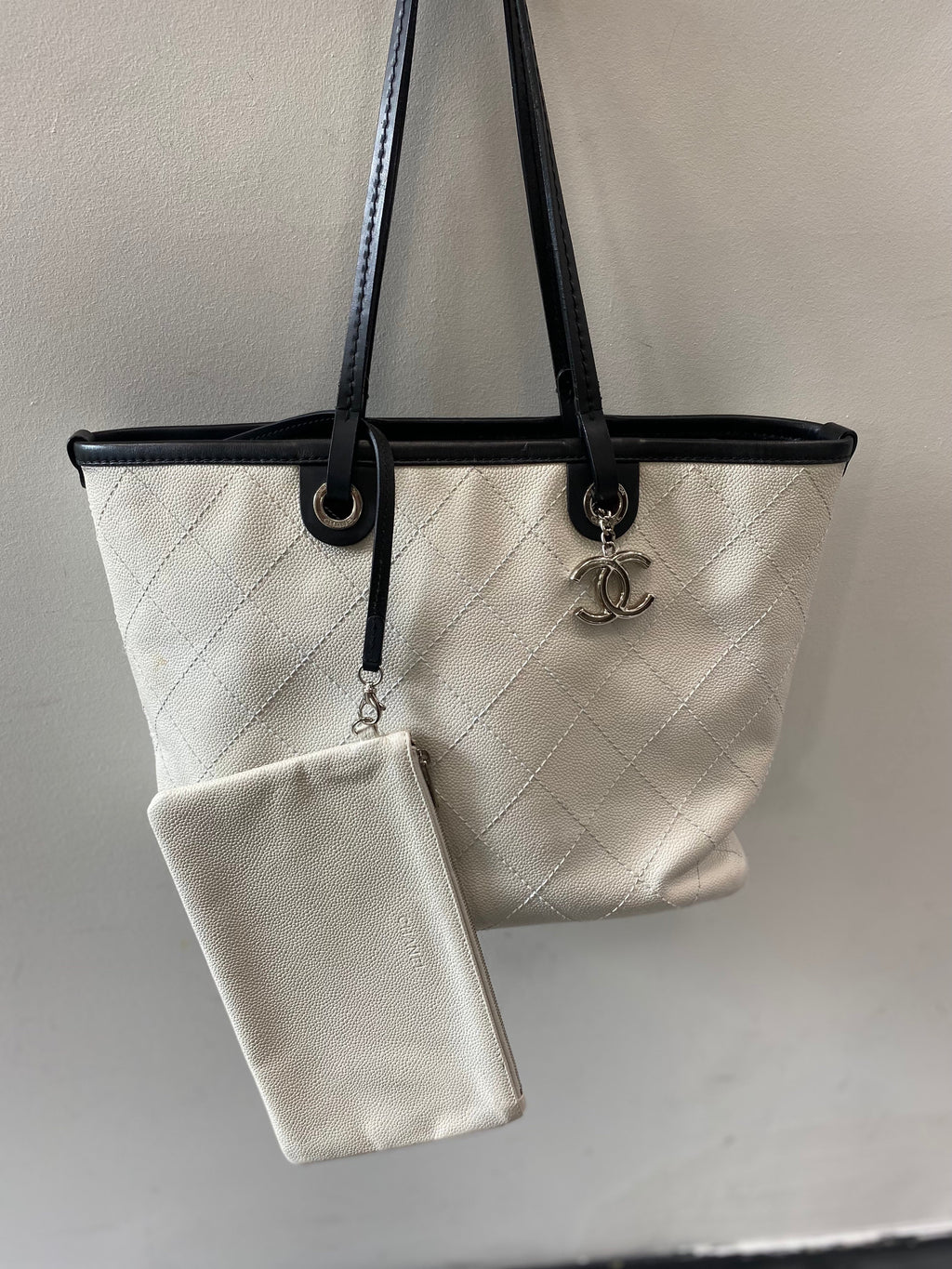 CHANEL QUILTED CAVIAR FEVER TOTE BAG