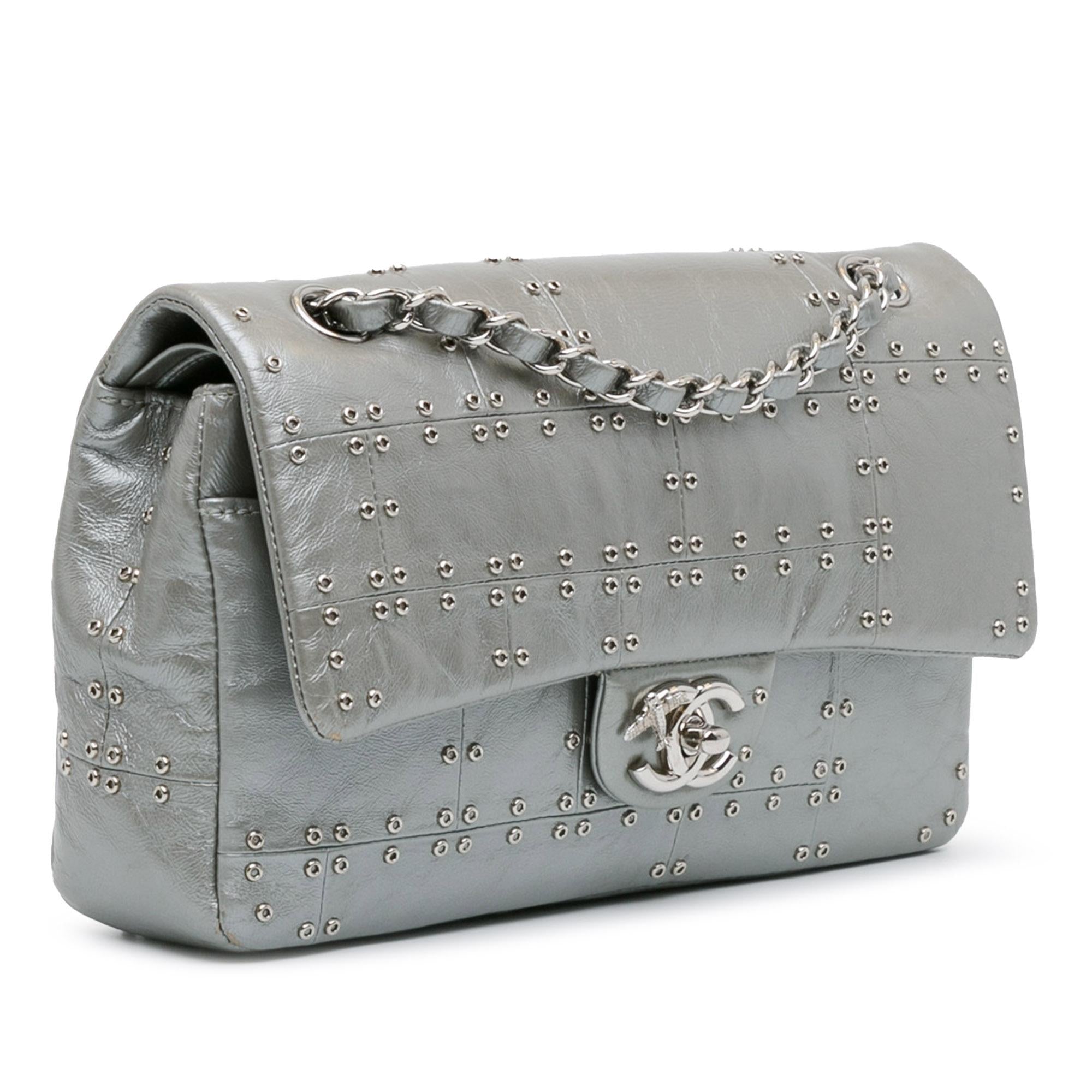 Chanel Medium Glazed Calfskin Grommet Embellished Airline Double Flap (SHG-fbozO4)