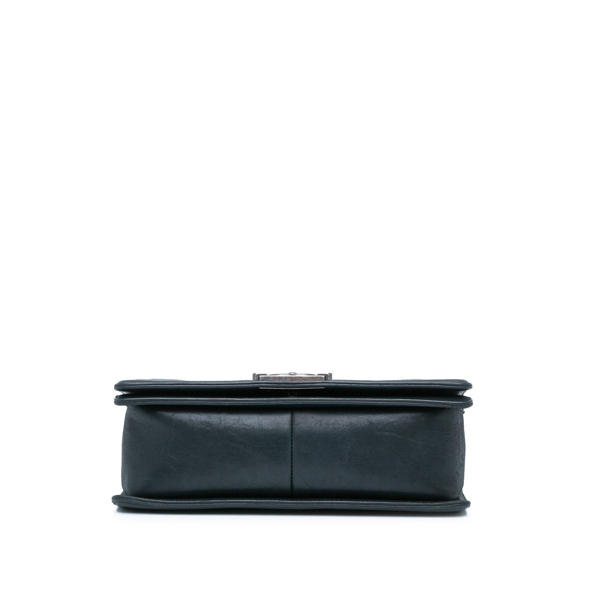 Chanel Medium Iridescent Calfskin Double Stitch Boy Flap (SHG-MO8ajX)