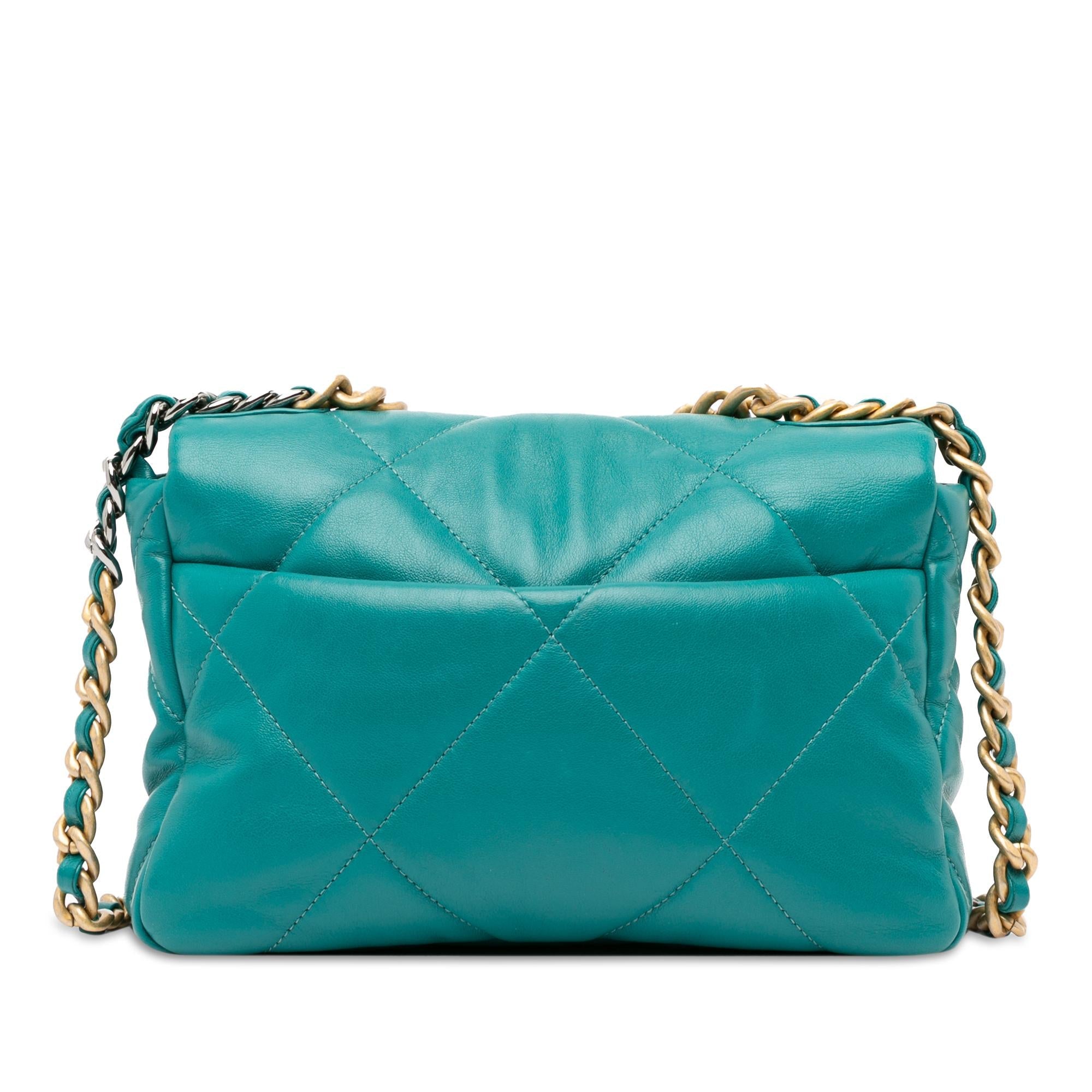 Chanel Medium Lambskin 19 Flap (SHG-EDg0IF)