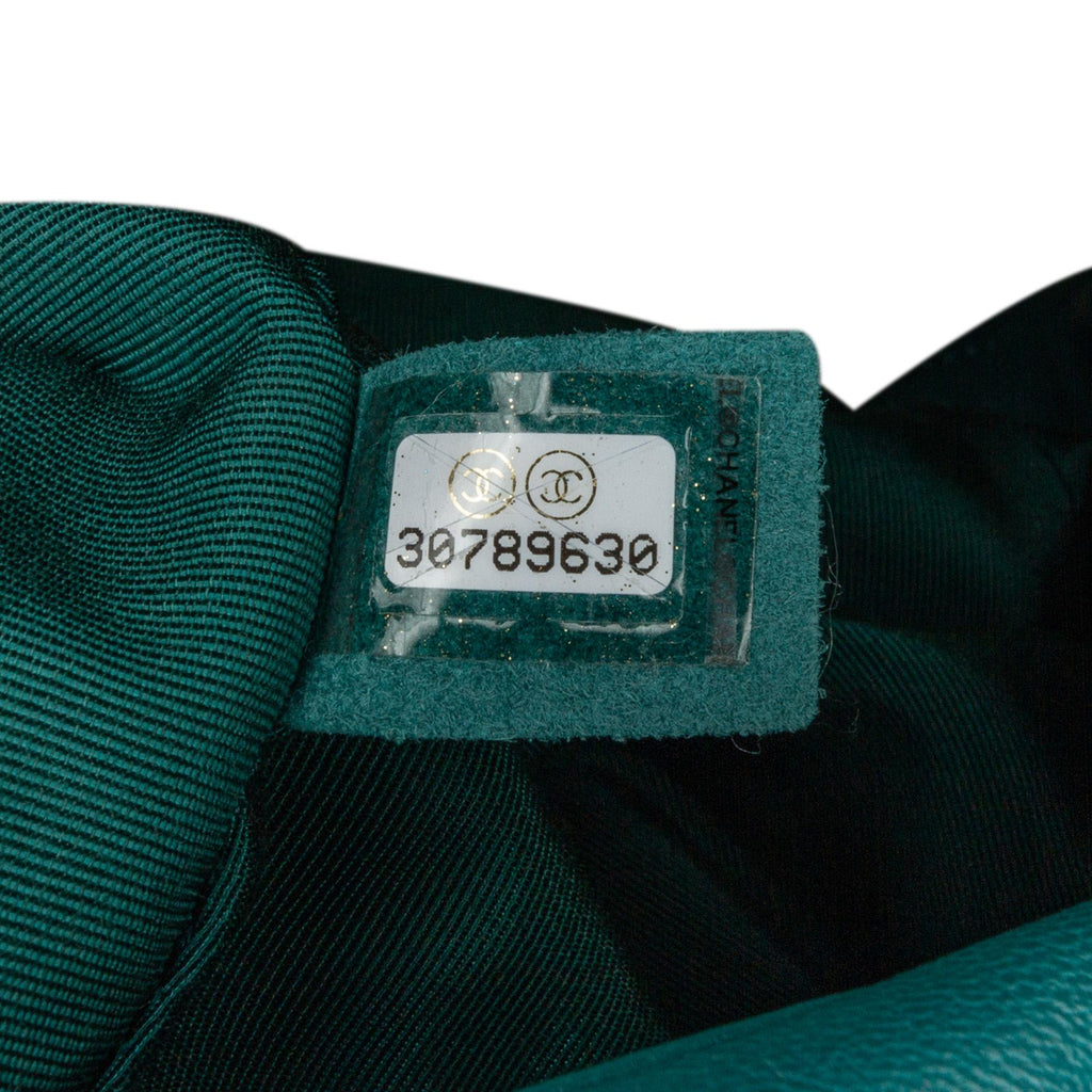 Chanel Medium Lambskin 19 Flap (SHG-EDg0IF)