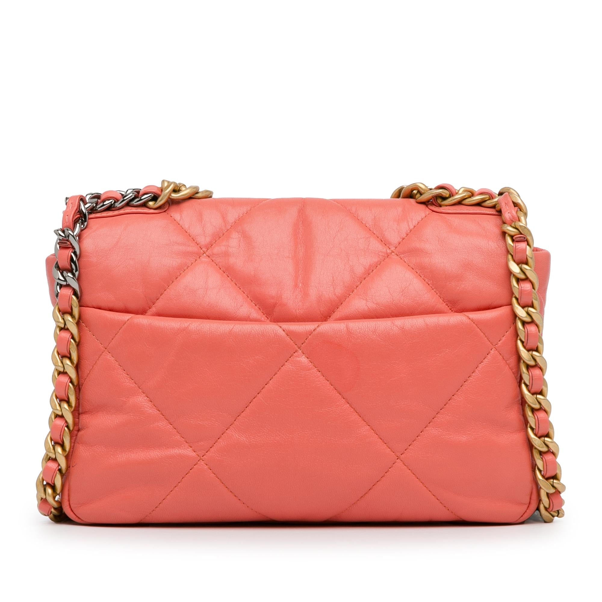 Chanel Medium Lambskin 19 Flap (SHG-3kILnI)