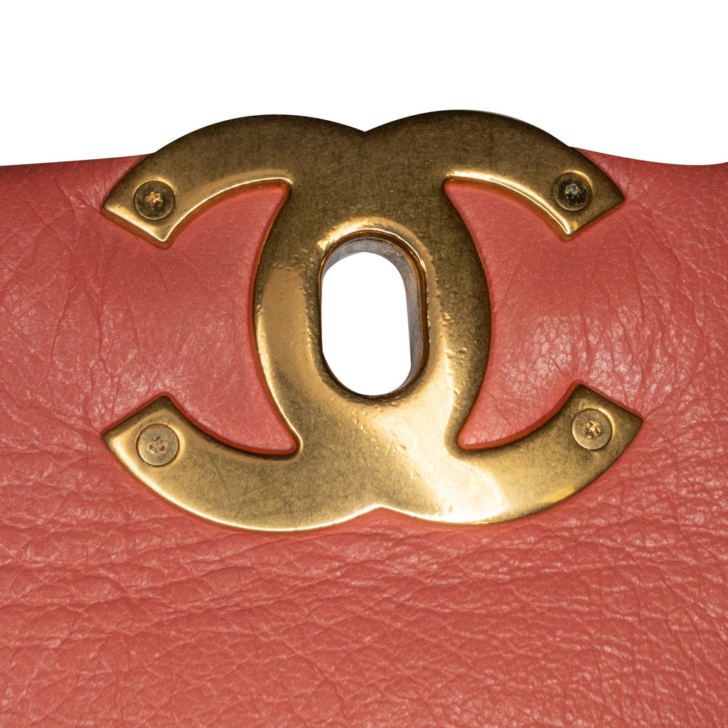 Chanel Medium Lambskin 19 Flap (SHG-3kILnI)