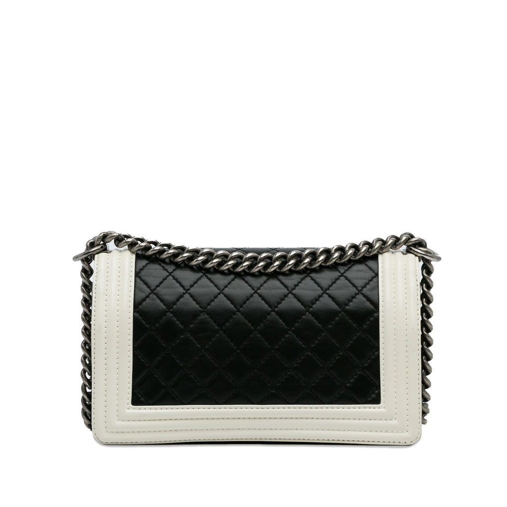Chanel Medium Lambskin Boy Bicolor Flap Bag (SHG-MjfI80)