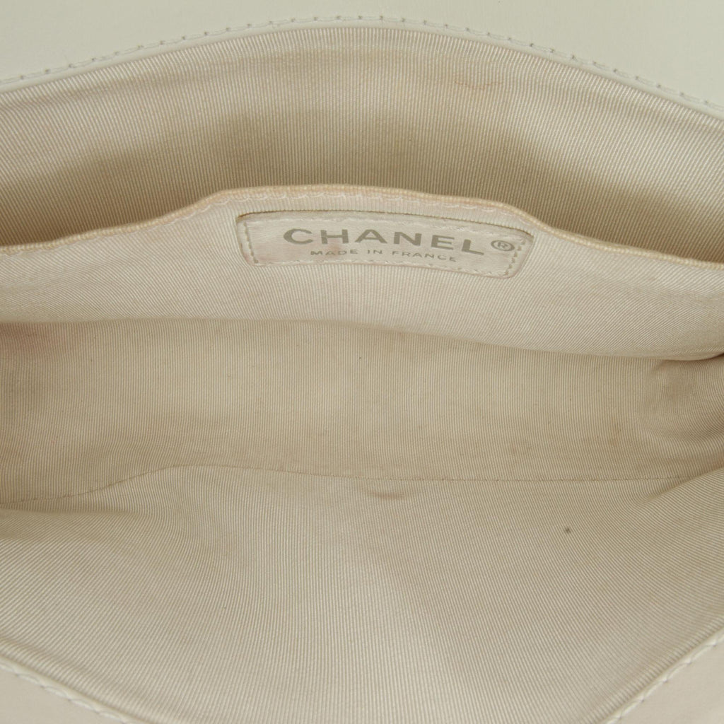 Chanel Medium Lambskin Boy Bicolor Flap Bag (SHG-MjfI80)