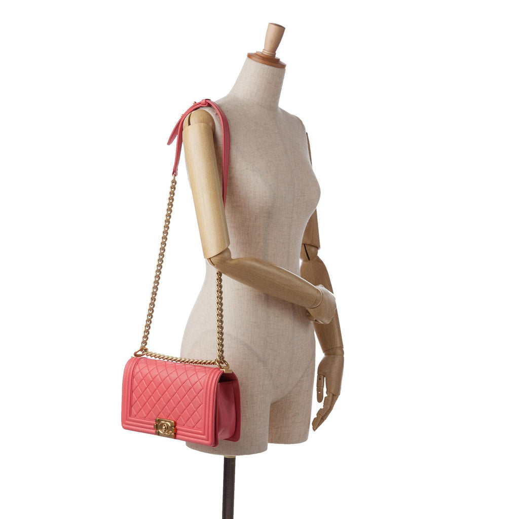 Chanel Medium Lambskin Boy Flap Bag (SHG-5TRcJM)