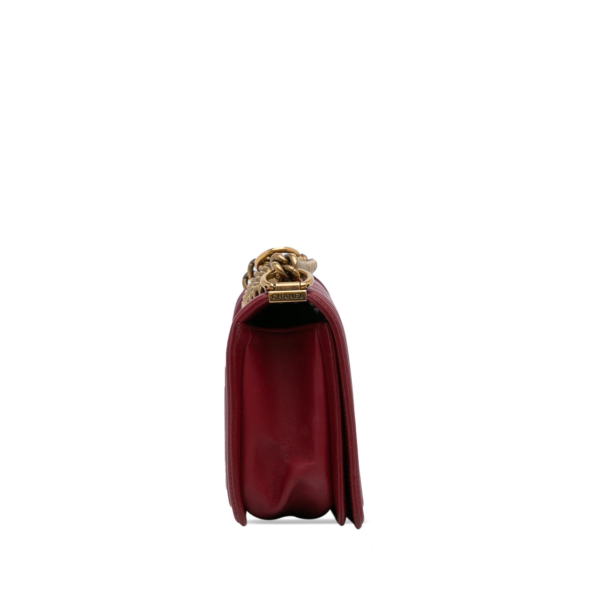 Chanel Medium Lambskin Boy Flap Bag (SHG-8UJu8C)