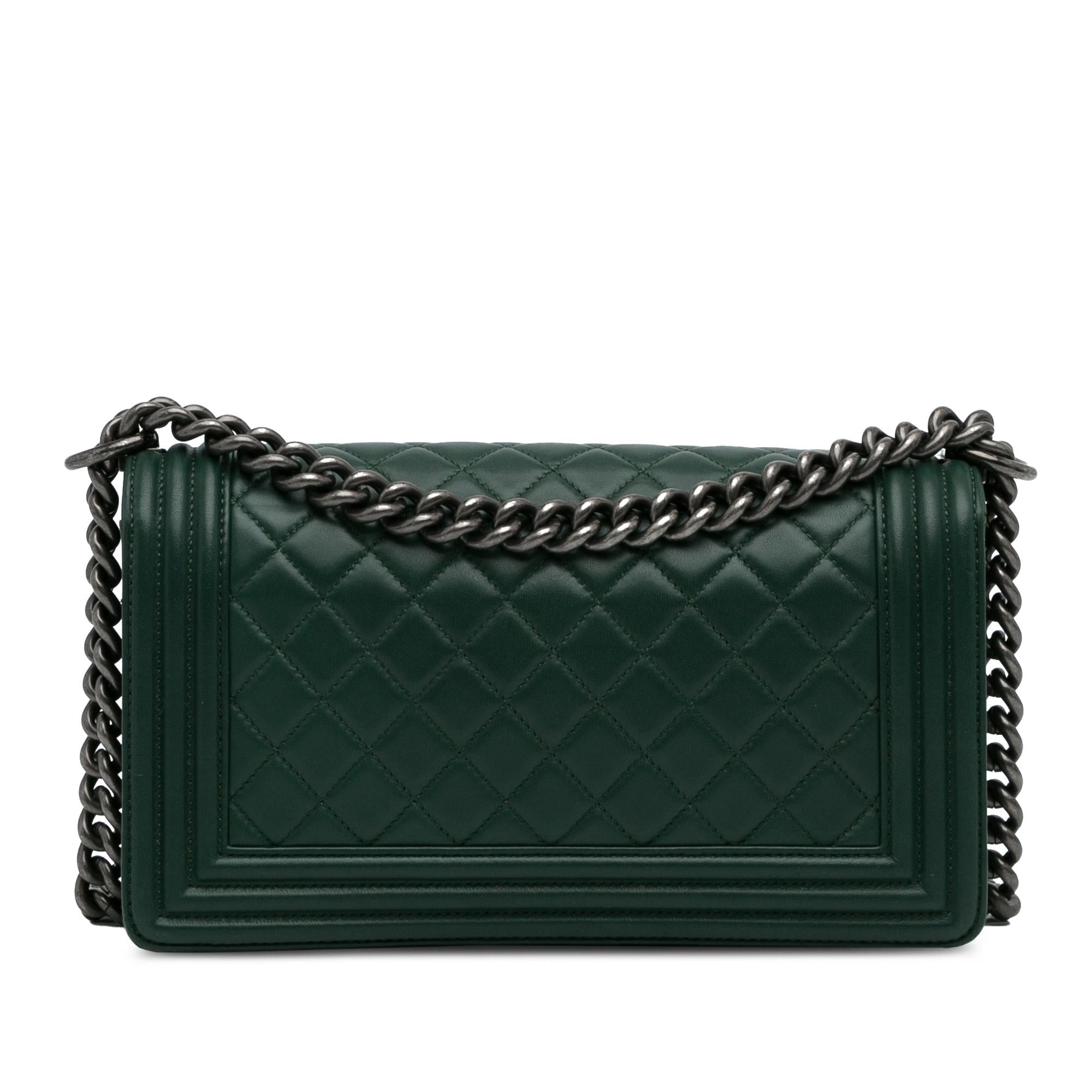 Chanel Medium Lambskin Boy Flap Bag (SHG-6P7DVs)