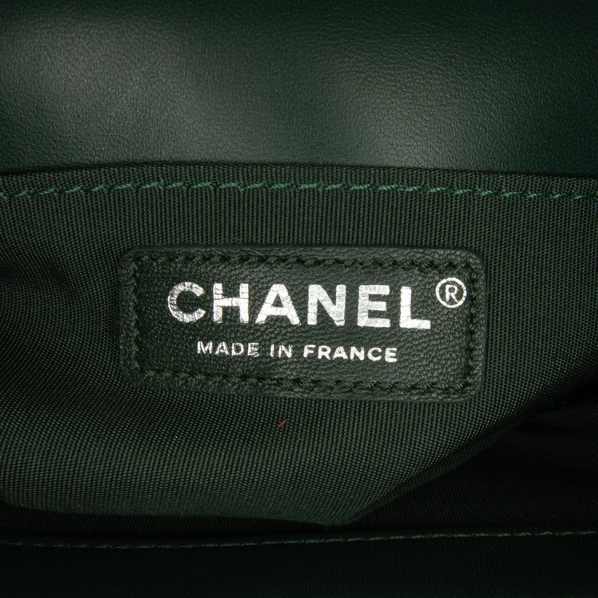 Chanel Medium Lambskin Boy Flap Bag (SHG-6P7DVs)