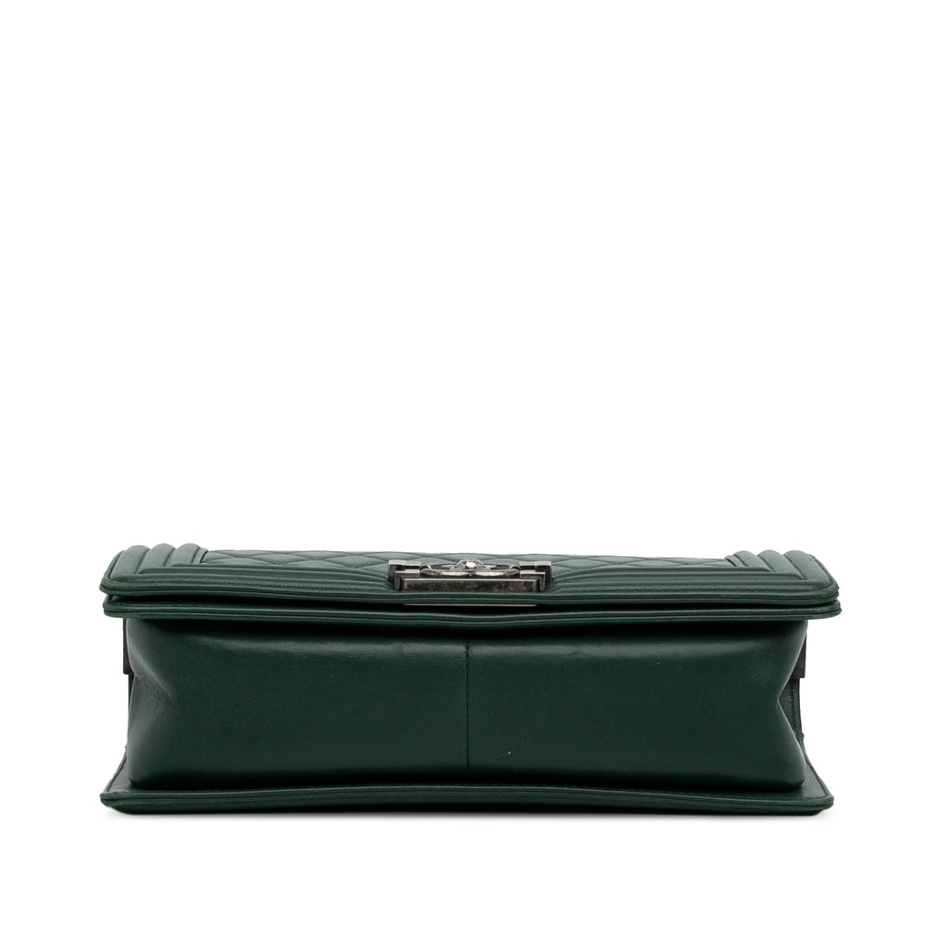 Chanel Medium Lambskin Boy Flap Bag (SHG-6P7DVs)
