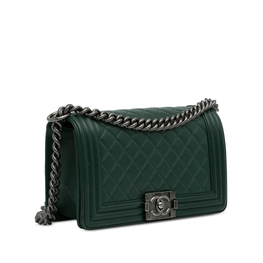 Chanel Medium Lambskin Boy Flap Bag (SHG-6P7DVs)